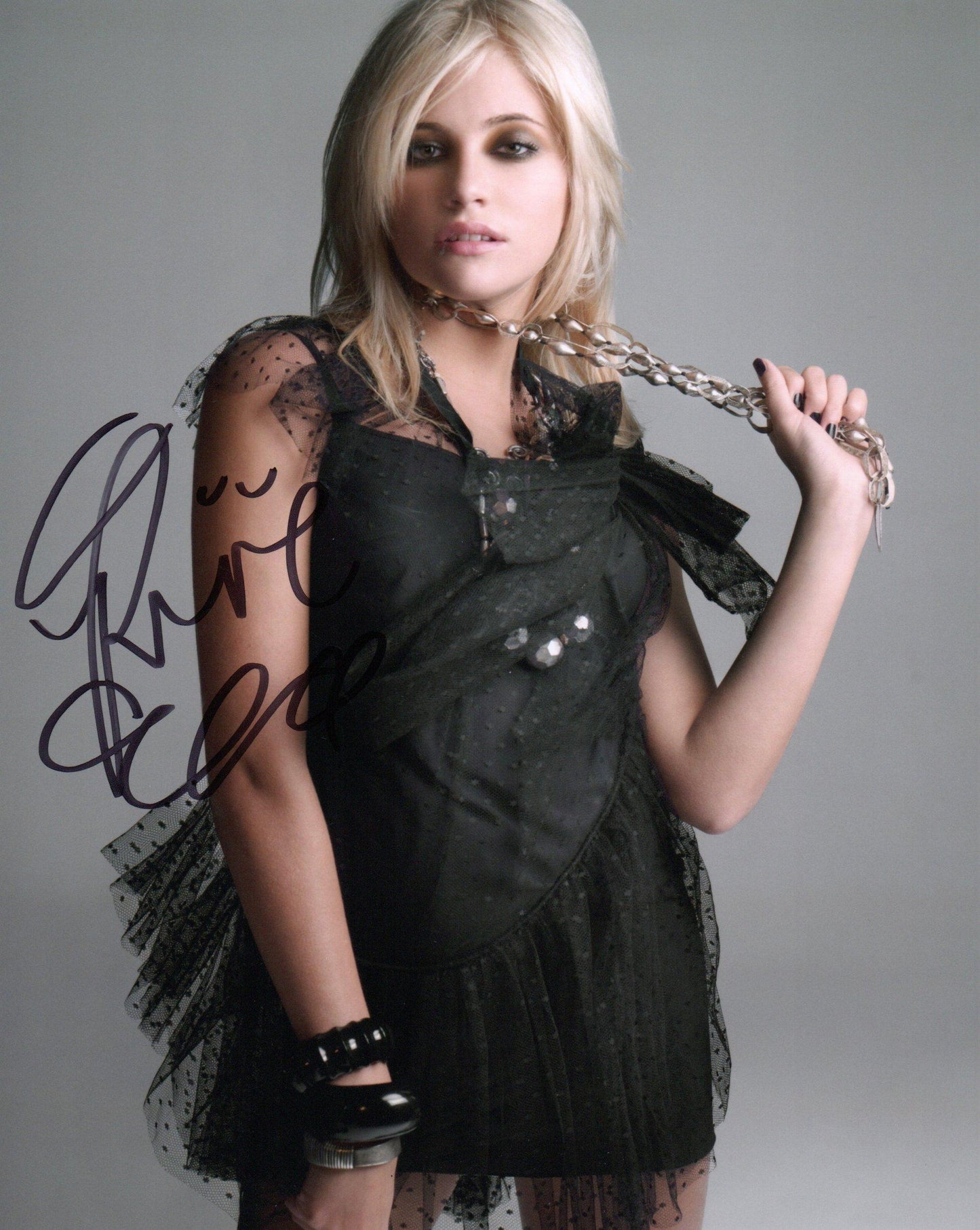PIXIE LOTT SIGNED SEXY 10X8 PHOTO (2)