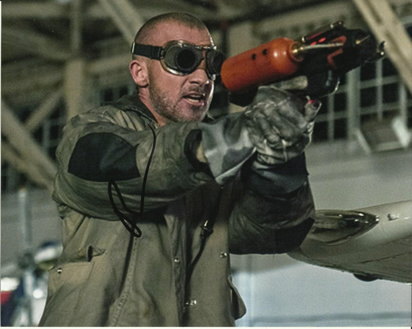 DOMINIC PURCELL SIGNED LEGENDS OF TOMORROW 8X10 PHOTO (2)