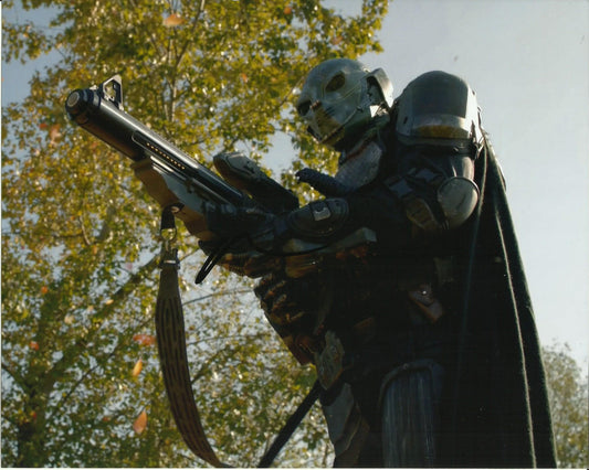 DOMINIC PURCELL SIGNED LEGENDS OF TOMORROW 8X10 PHOTO (4)