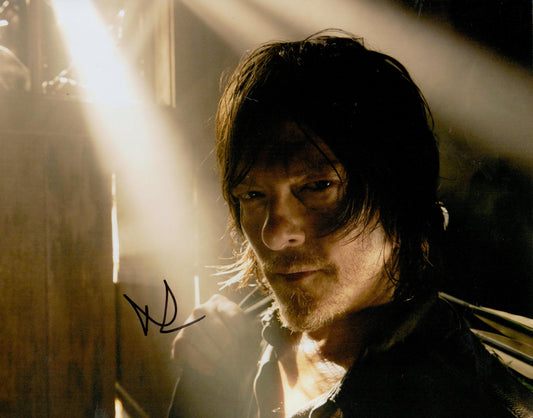NORMAN REEDUS SIGNED LARGE 14X11 THE WALKING DEAD PHOTO (2)