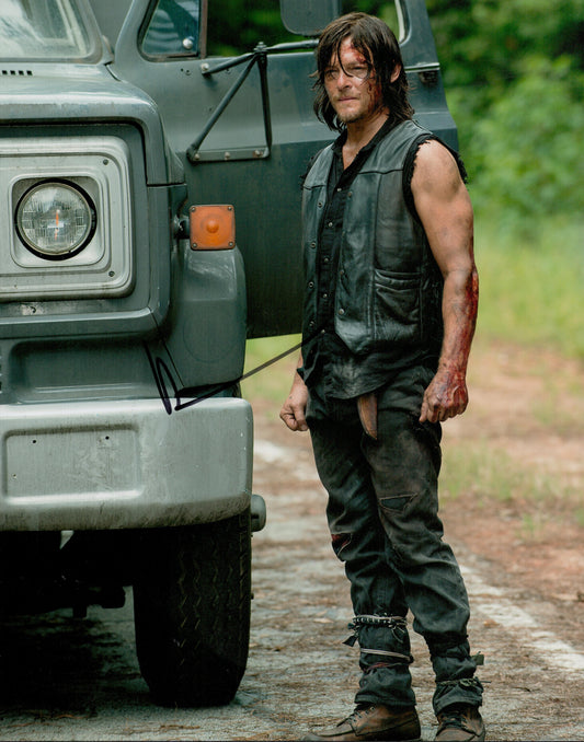 NORMAN REEDUS SIGNED LARGE 14X11 THE WALKING DEAD PHOTO (3)
