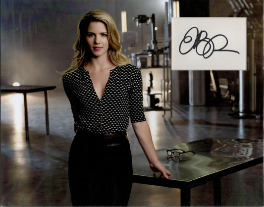 EMILY BETT RICKARDS SIGNED 14X11 ARROW PHOTO MOUNT (2)