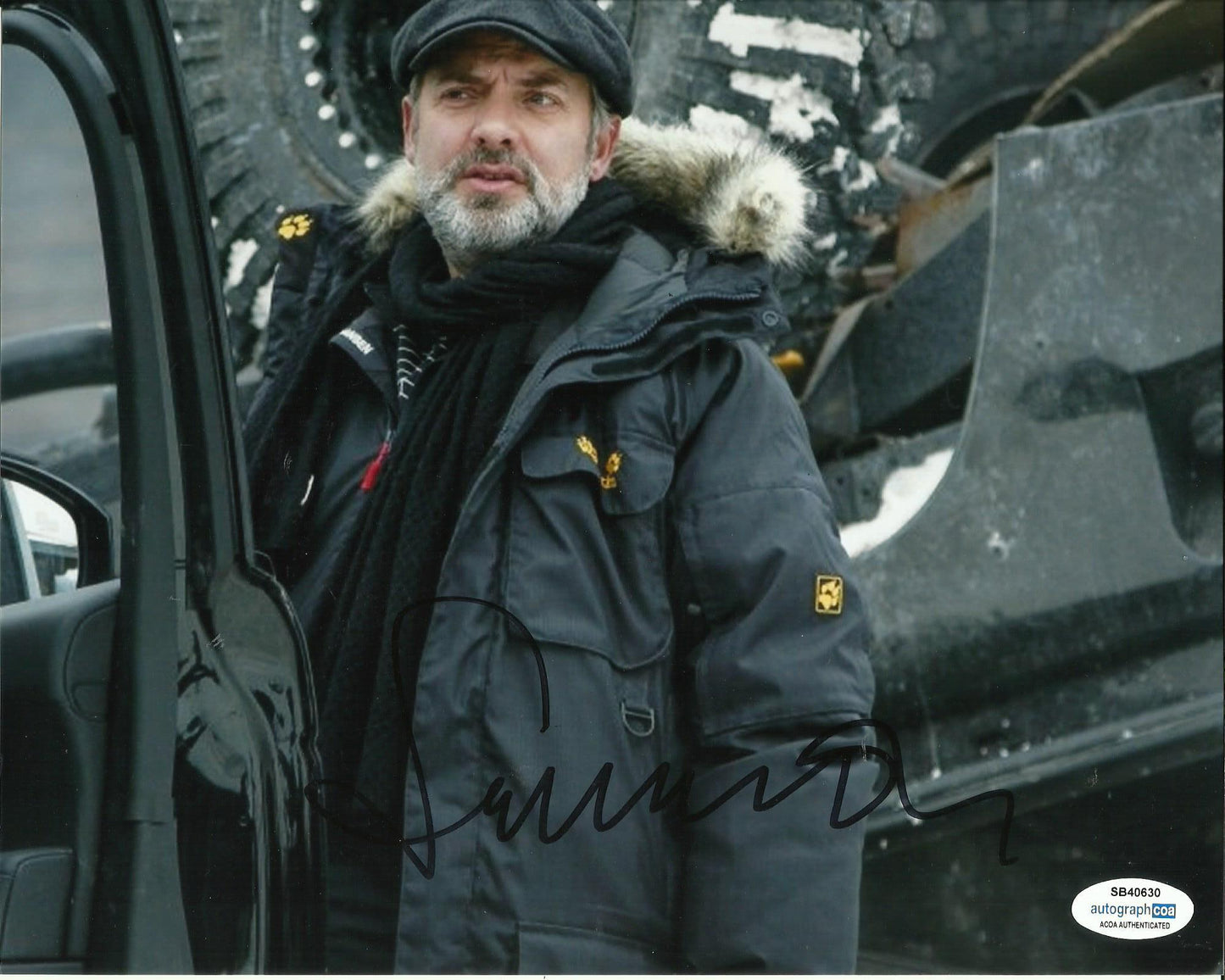 SAM MENDES SIGNED JAMES BOND 8X10 PHOTO (2) ALSO ACOA CERTIFIED