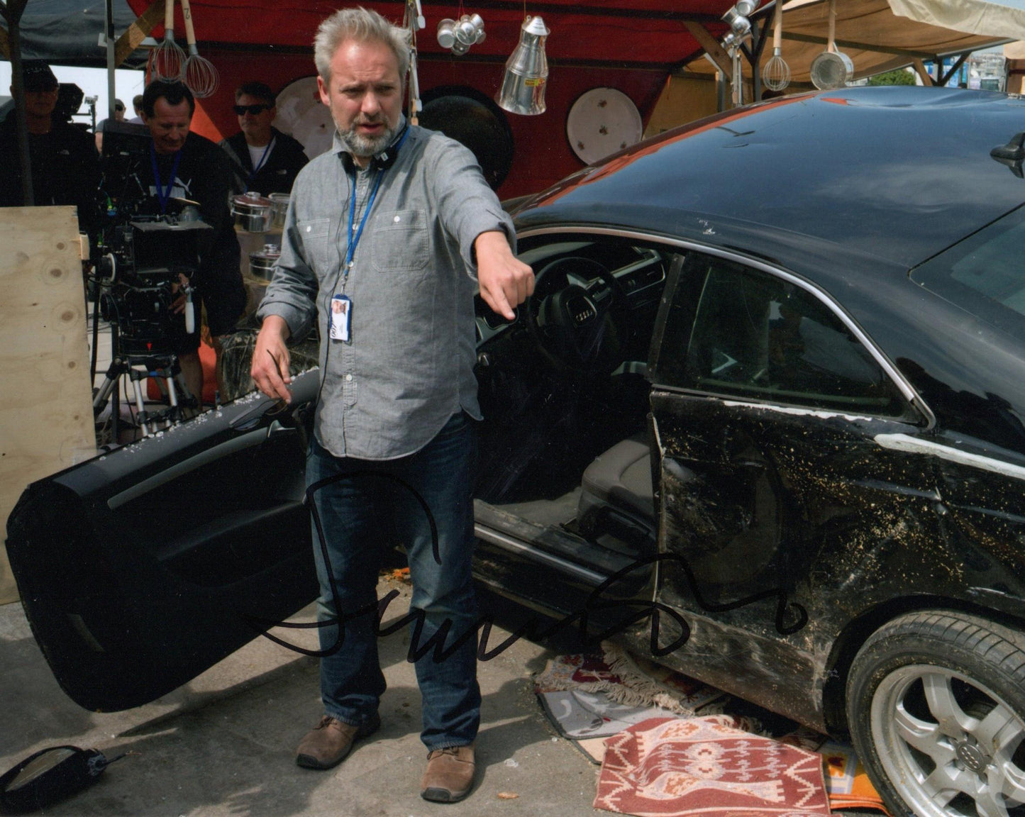 SAM MENDES SIGNED JAMES BOND 8X10 PHOTO (5)