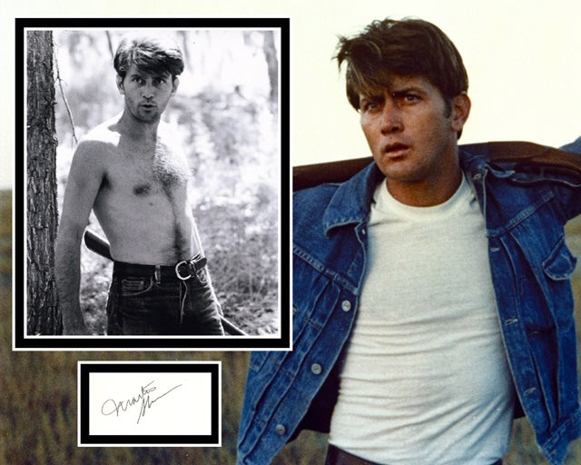 MARTIN SHEEN SIGNED BADLANDS PHOTO MOUNT UACC REG 242