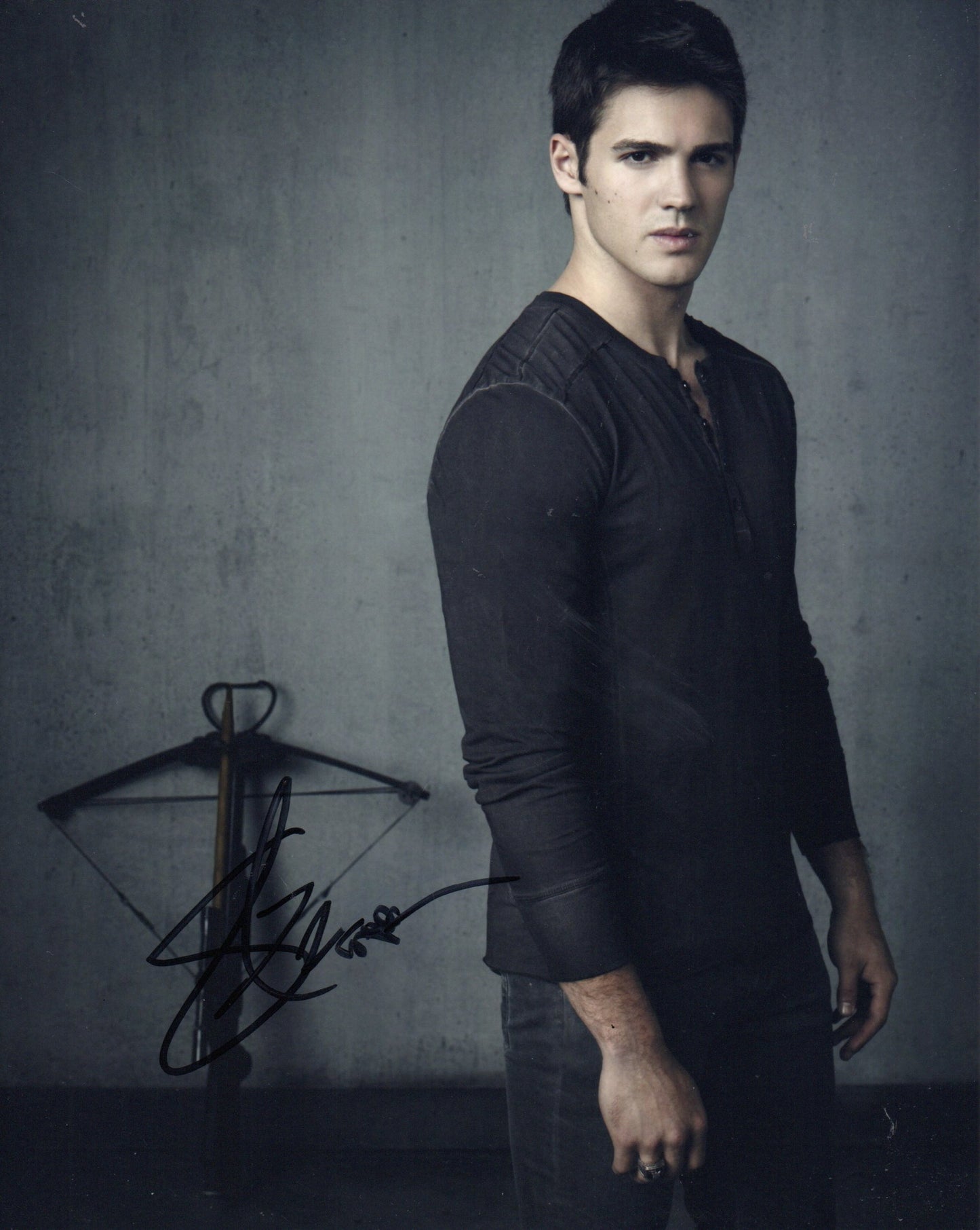 STEVEN R MCQUEEN SIGNED THE VAMPIRE DIARIES 8X10 PHOTO (2)