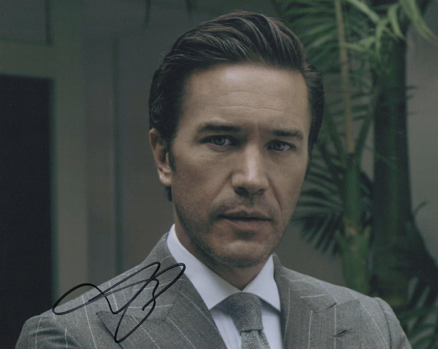 TOM PELPHREY SIGNED 8X10 PHOTO (1)