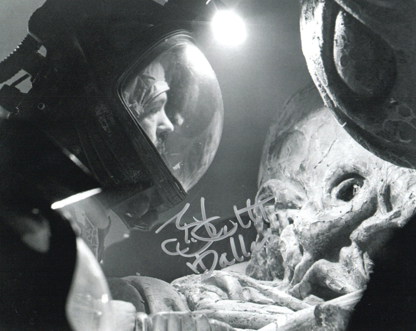 TOM SKERRITT SIGNED ALIEN 8X10 PHOTO (9) ALSO ACOA CERTIFIED