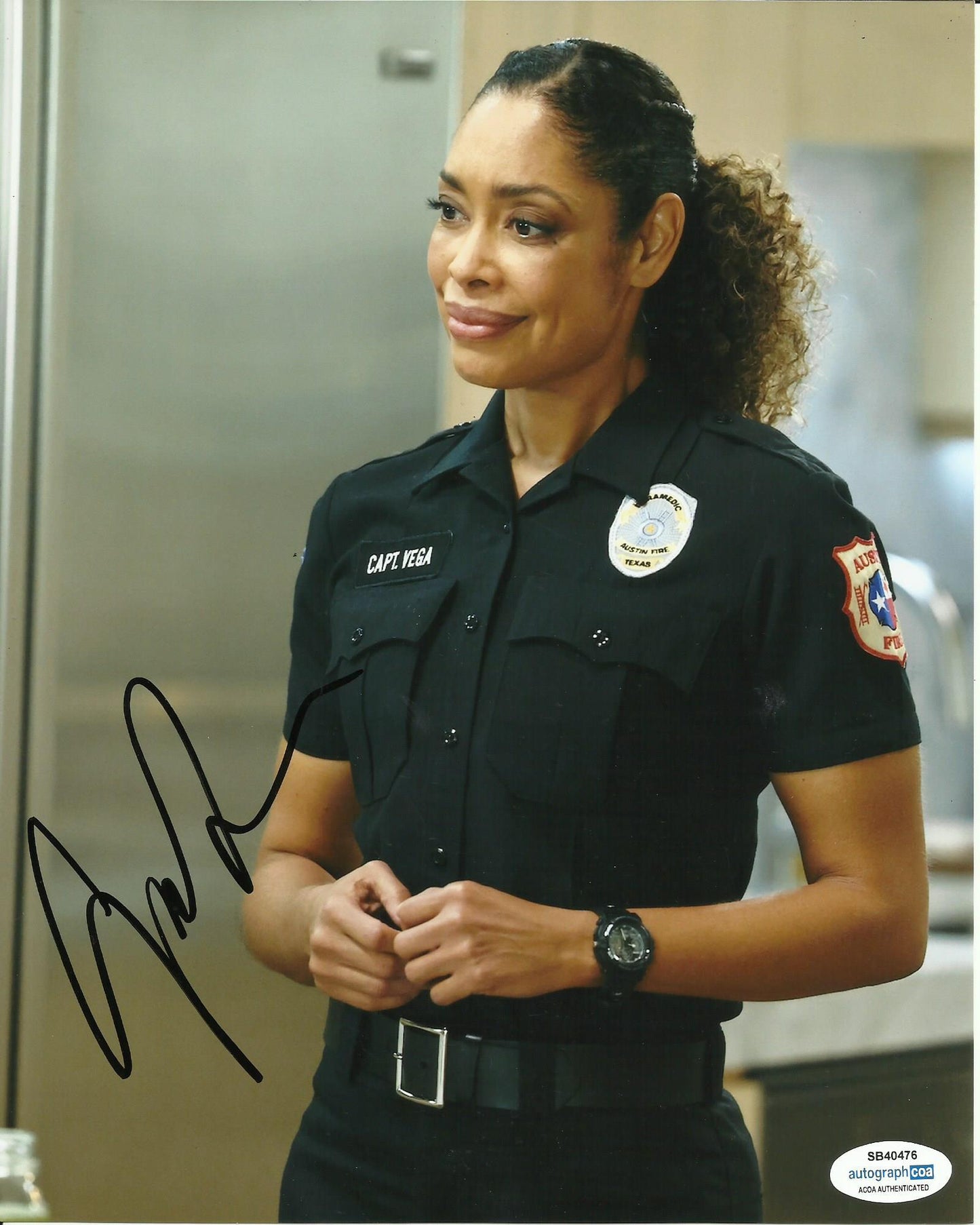 GINA TORRES SIGNED 911 LONE STAR 10X8 PHOTO (1) ALSO ACOA CERTIFIED