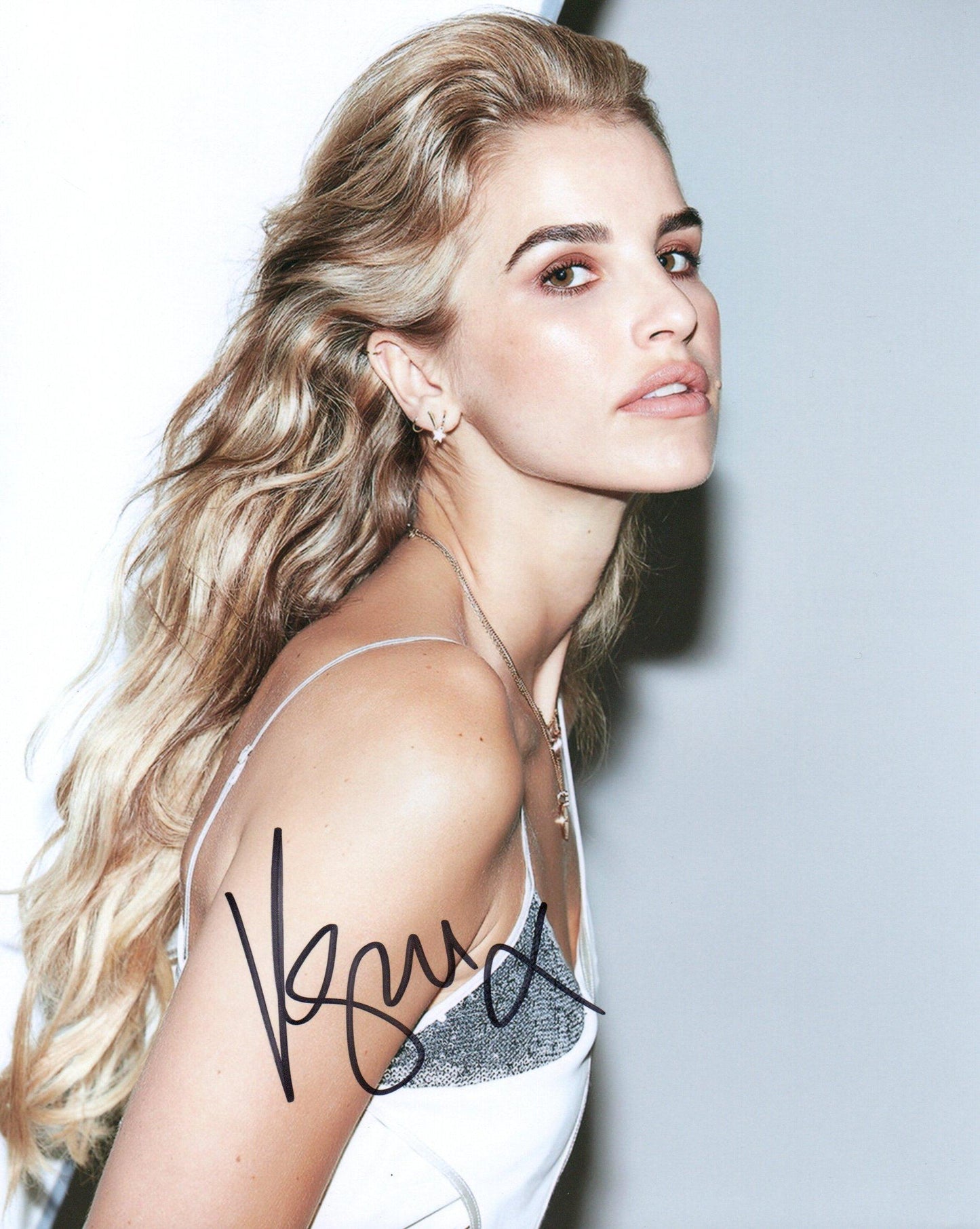 VOGUE WILLIAMS SIGNED SEXY 8X10 PHOTO (2)