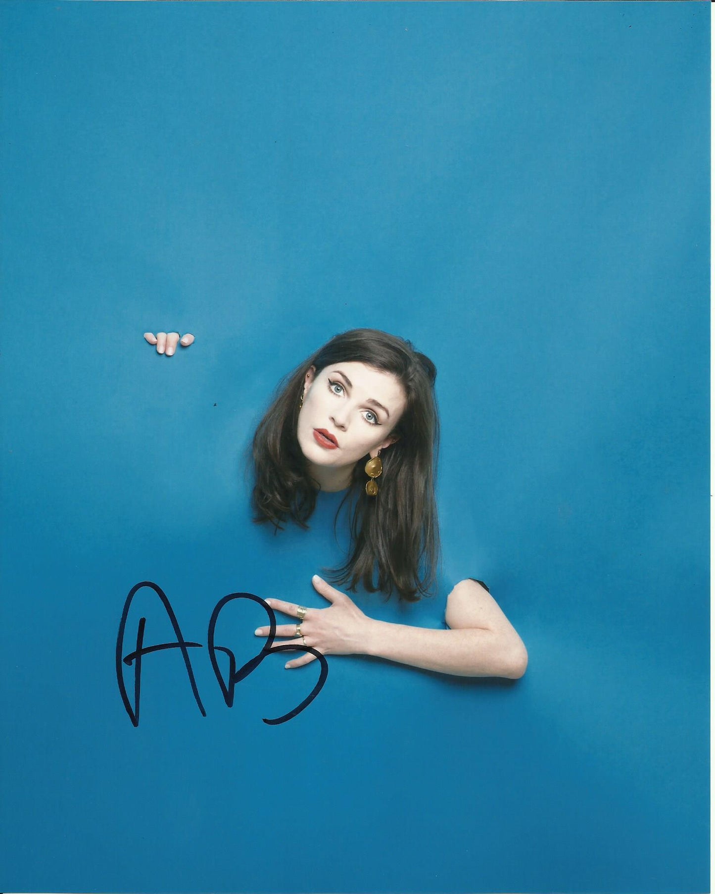 AISLING BEA SIGNED SEXY 8X10 PHOTO (3)