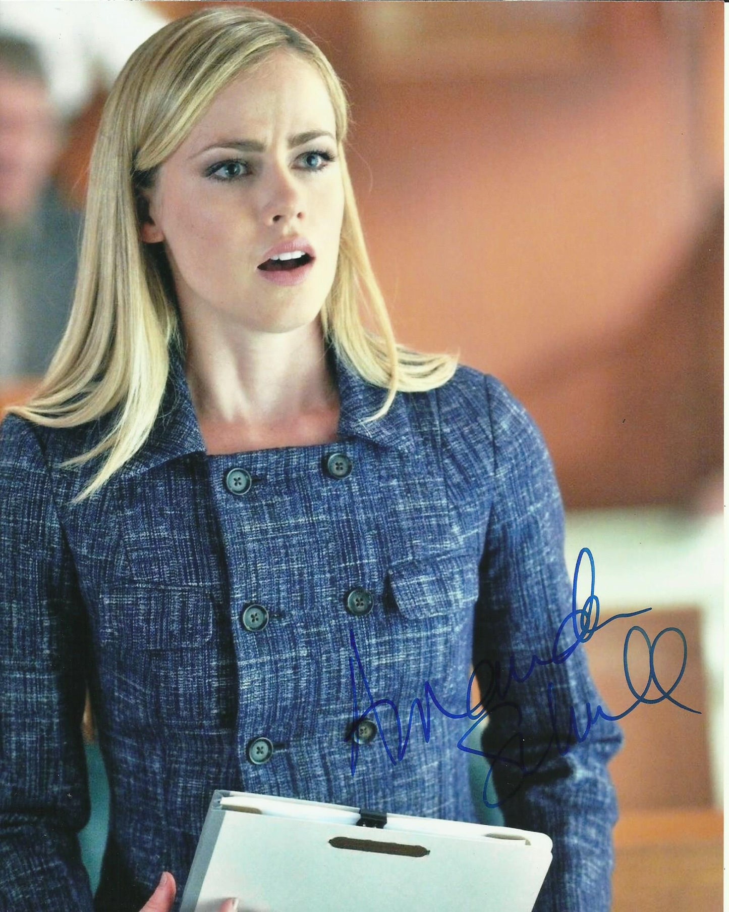 AMANDA SCHULL SIGNED SUITS 10X8 PHOTO (2)