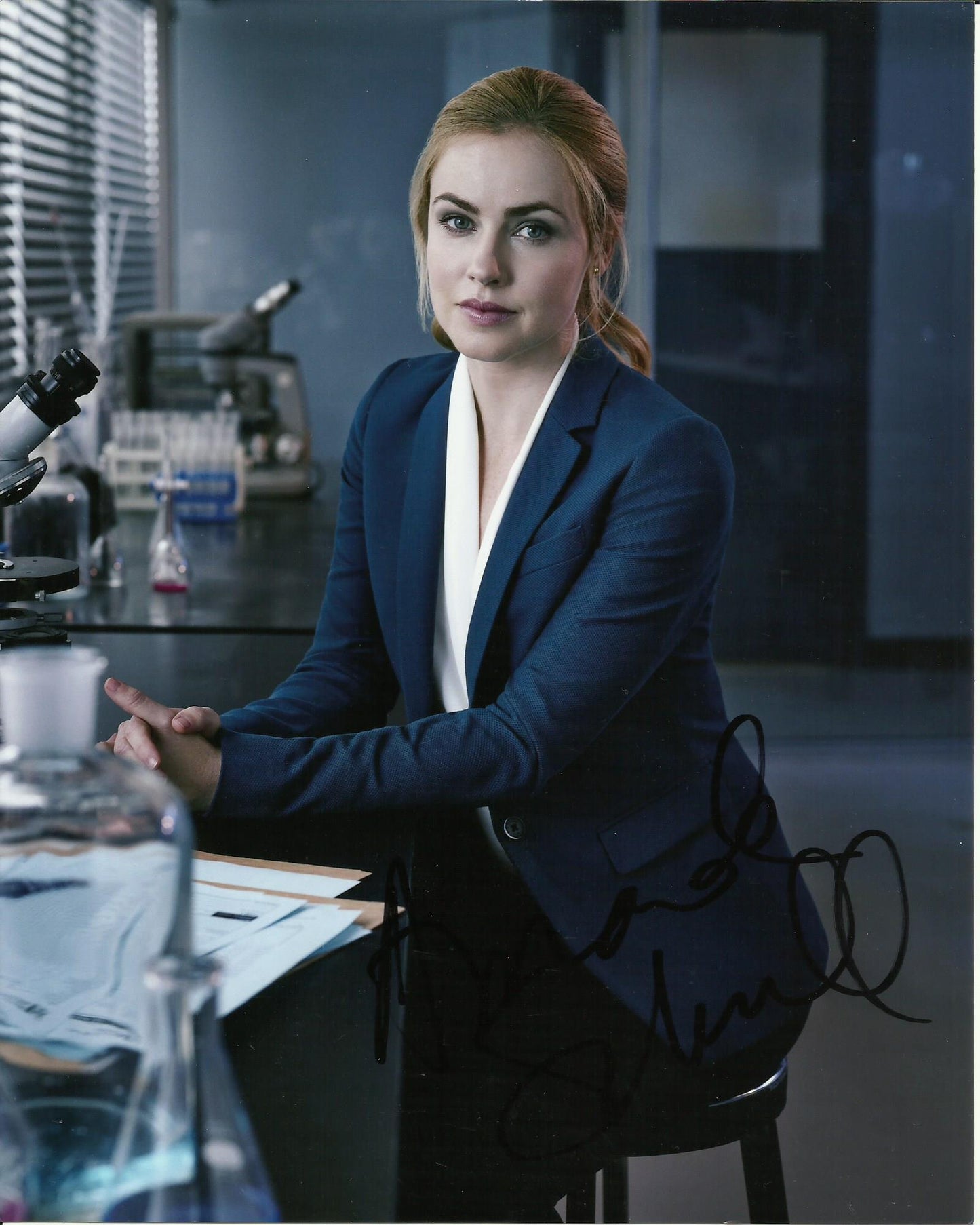 AMANDA SCHULL SIGNED 12 MONKEYS 10X8 PHOTO (2)
