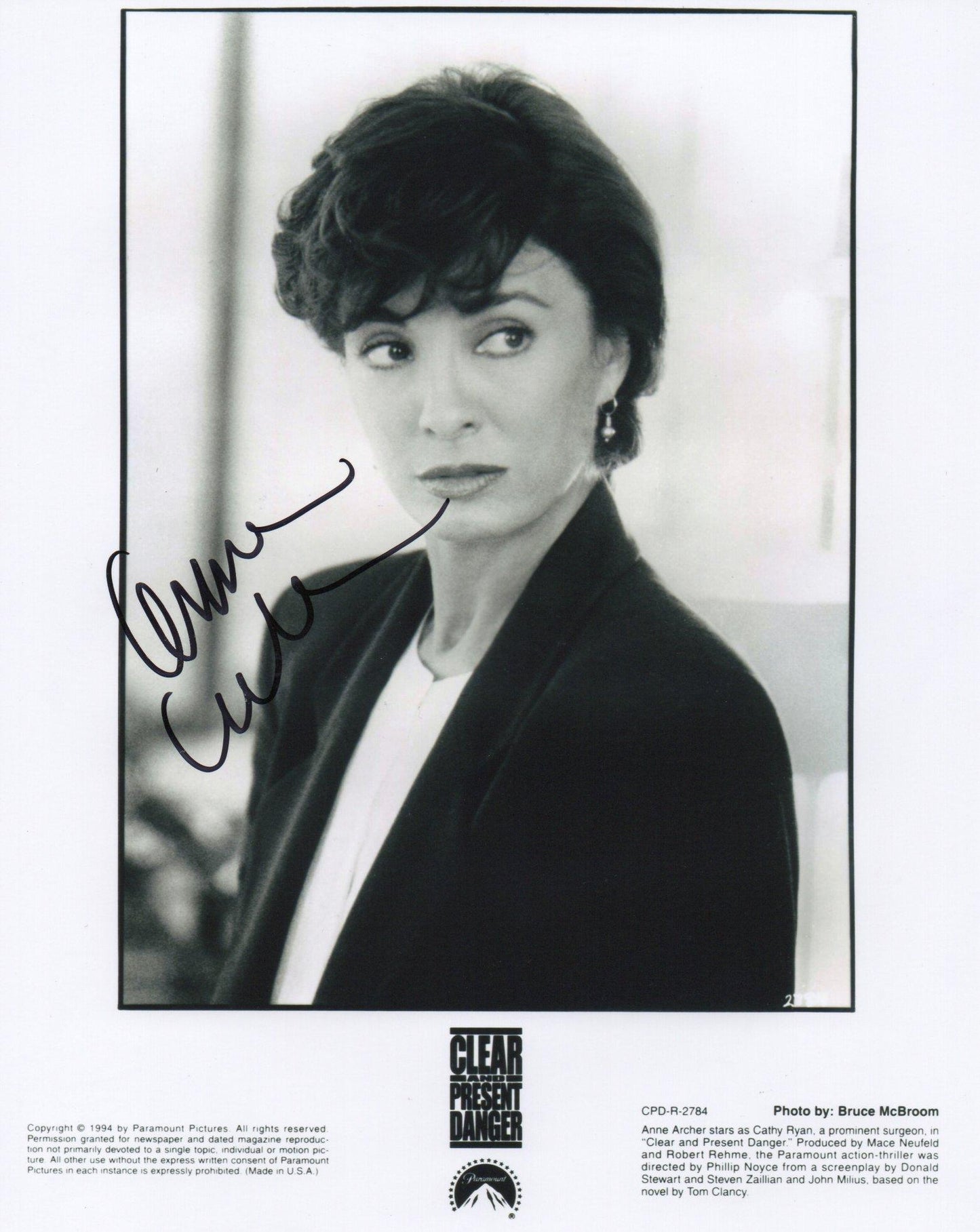 ANNE ARCHER SIGNED CLEAR AND PRESENT DANGER 10X8 PHOTO