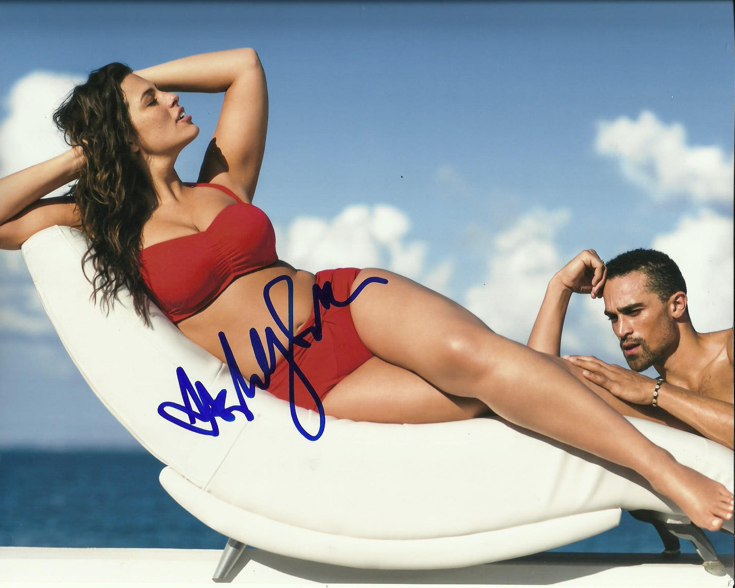ASHLEY GRAHAM SIGNED SEXY 10X8 PHOTO (3)