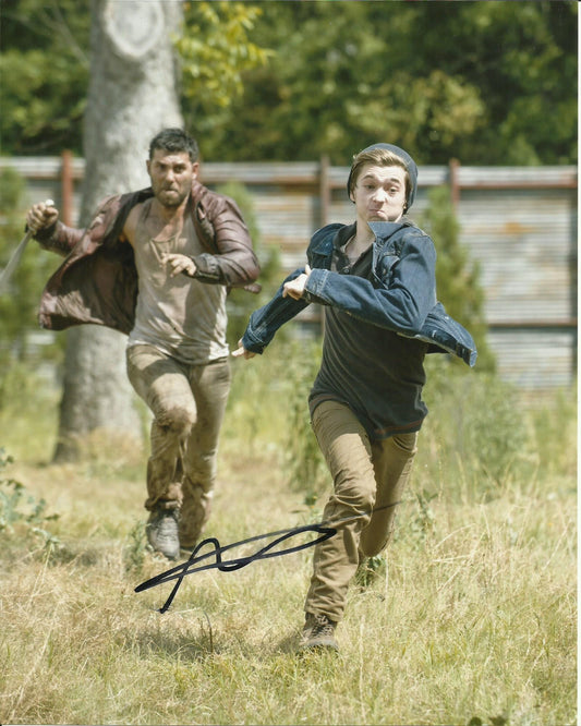 AUSTIN ABRAMS SIGNED THE WALKING DEAD 8X10 PHOTO (1)