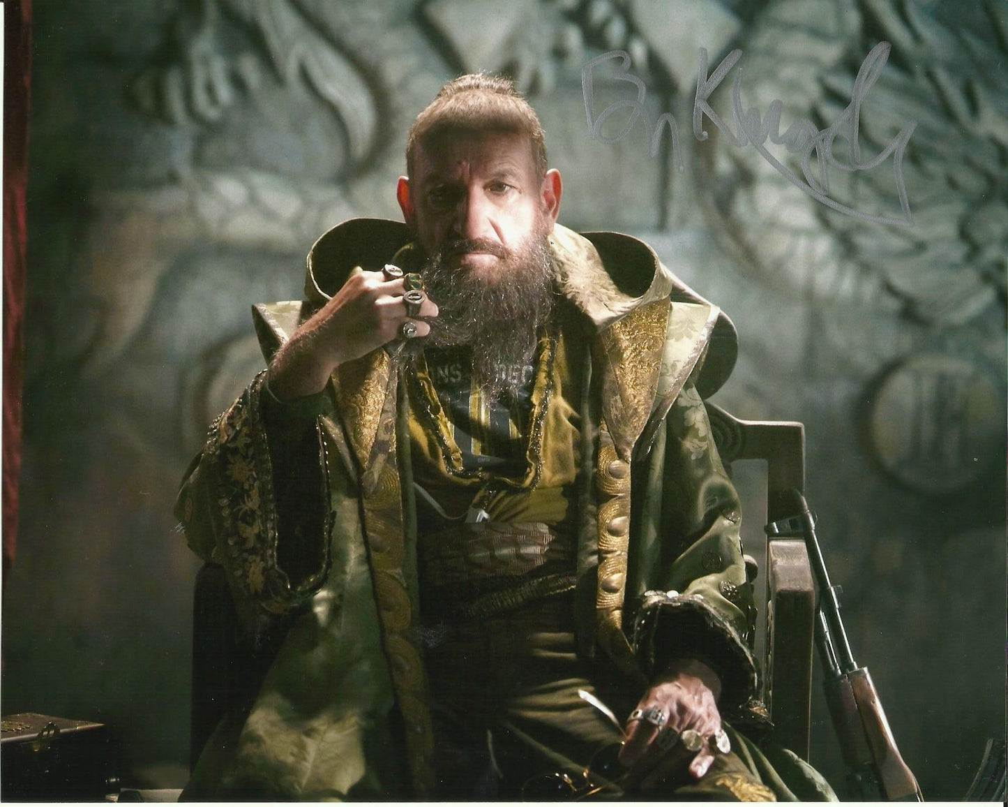 BEN KINGSLEY SIGNED IRON MAN 8X10 PHOTO (3)