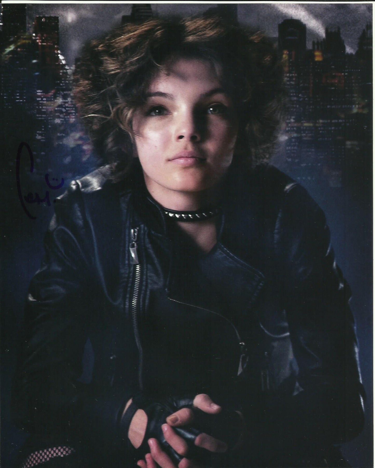 CAMREN BICONDOVA SIGNED GOTHAM 8X10 PHOTO (2)