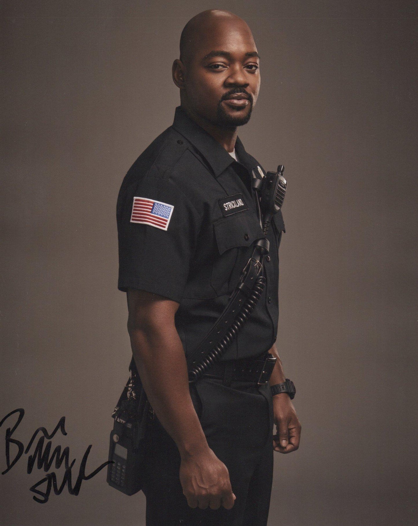 BRIAN MICHAEL SMITH SIGNED 911 LONE STAR 8X10 PHOTO (2)