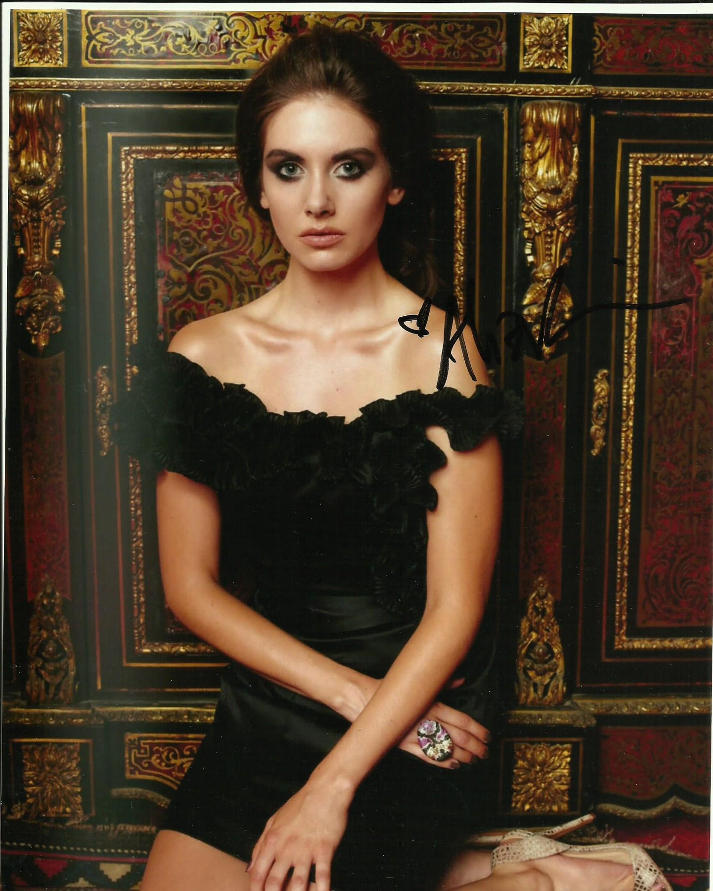 ALISON BRIE SIGNED SEXY 10X8 PHOTO (2)