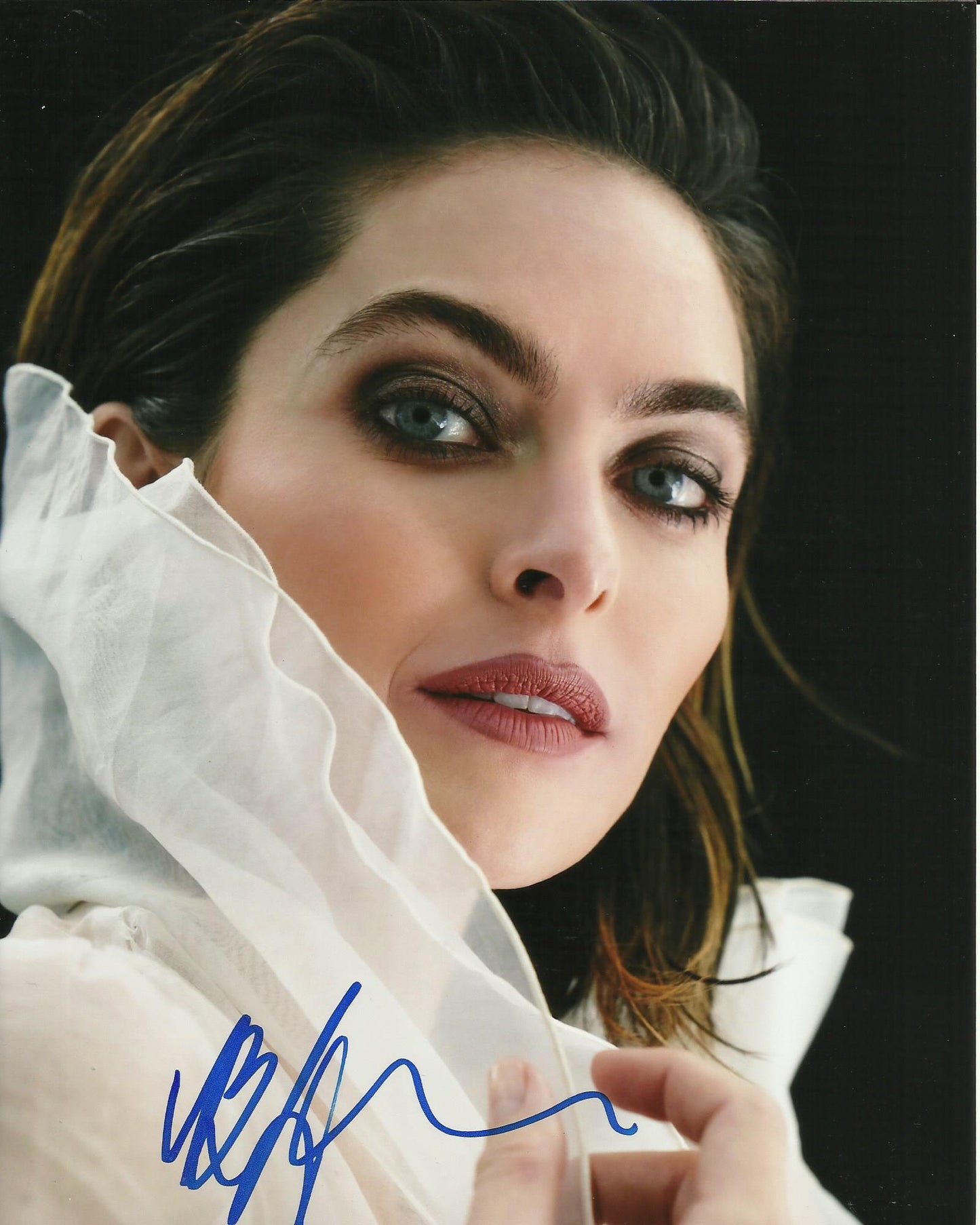 BROOKE LYONS SIGNED SEXY 10X8 PHOTO (1)