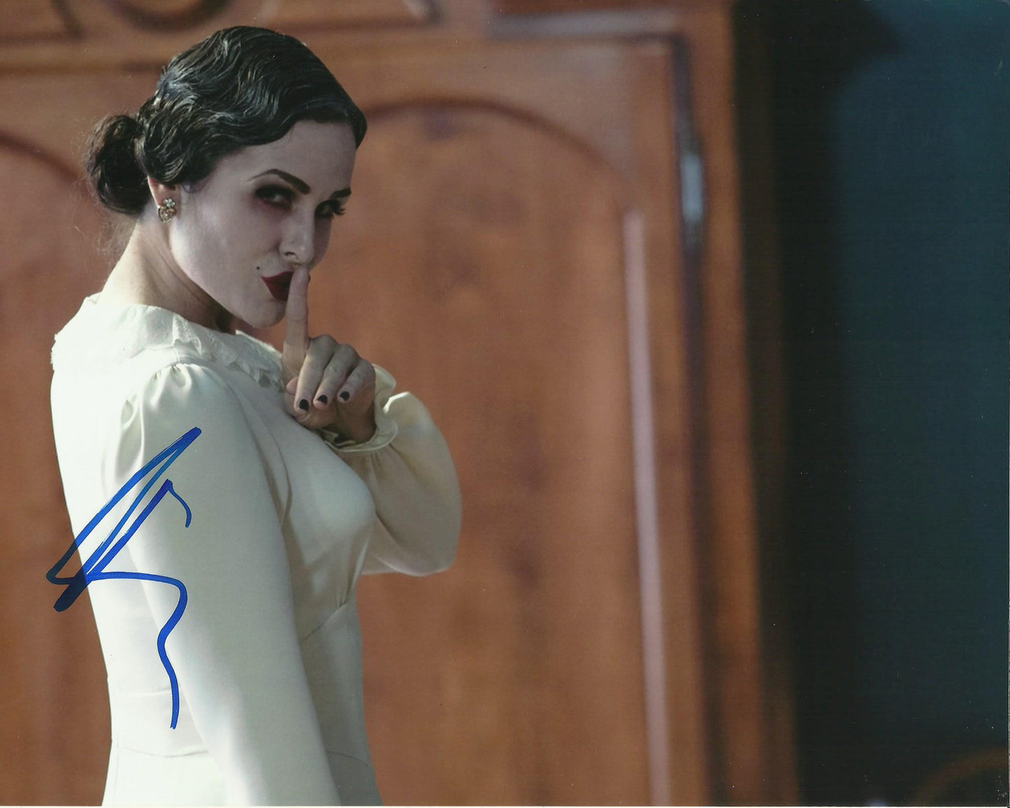 ROSE BYRNE SIGNED 10X8 PHOTO