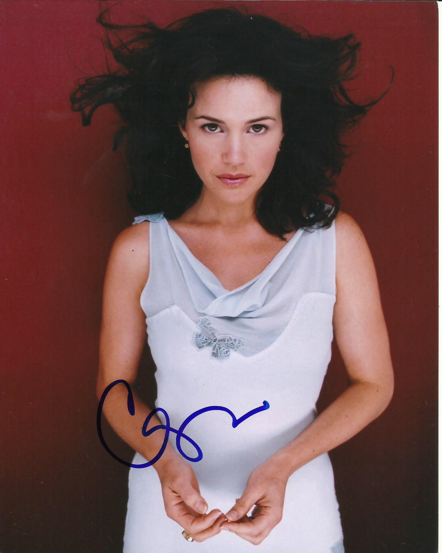 CARLA GUGINO SIGNED SEXY 10X8 PHOTO (1)