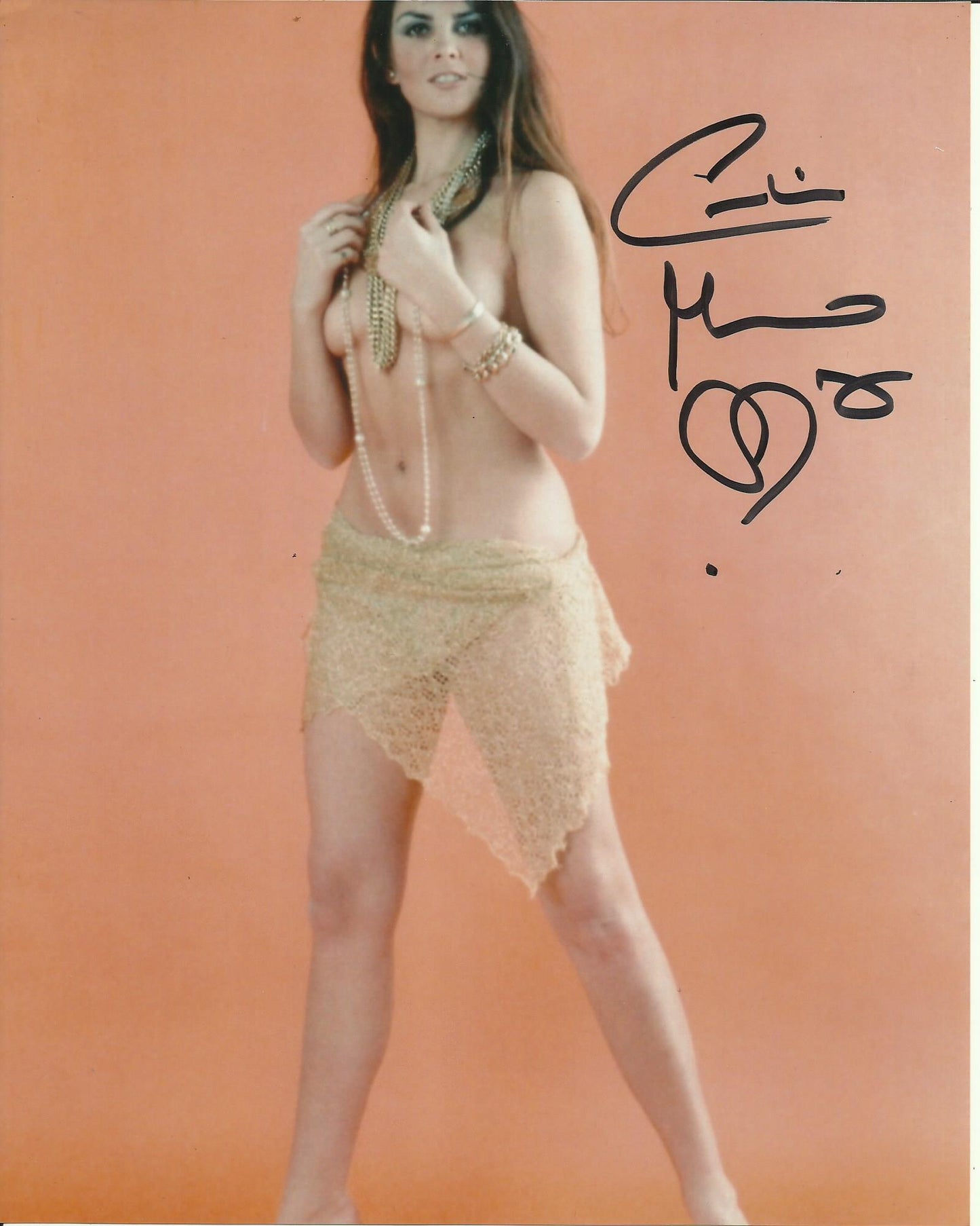 CAROLINE MUNRO SIGNED SEXY 10X8 PHOTO (8)