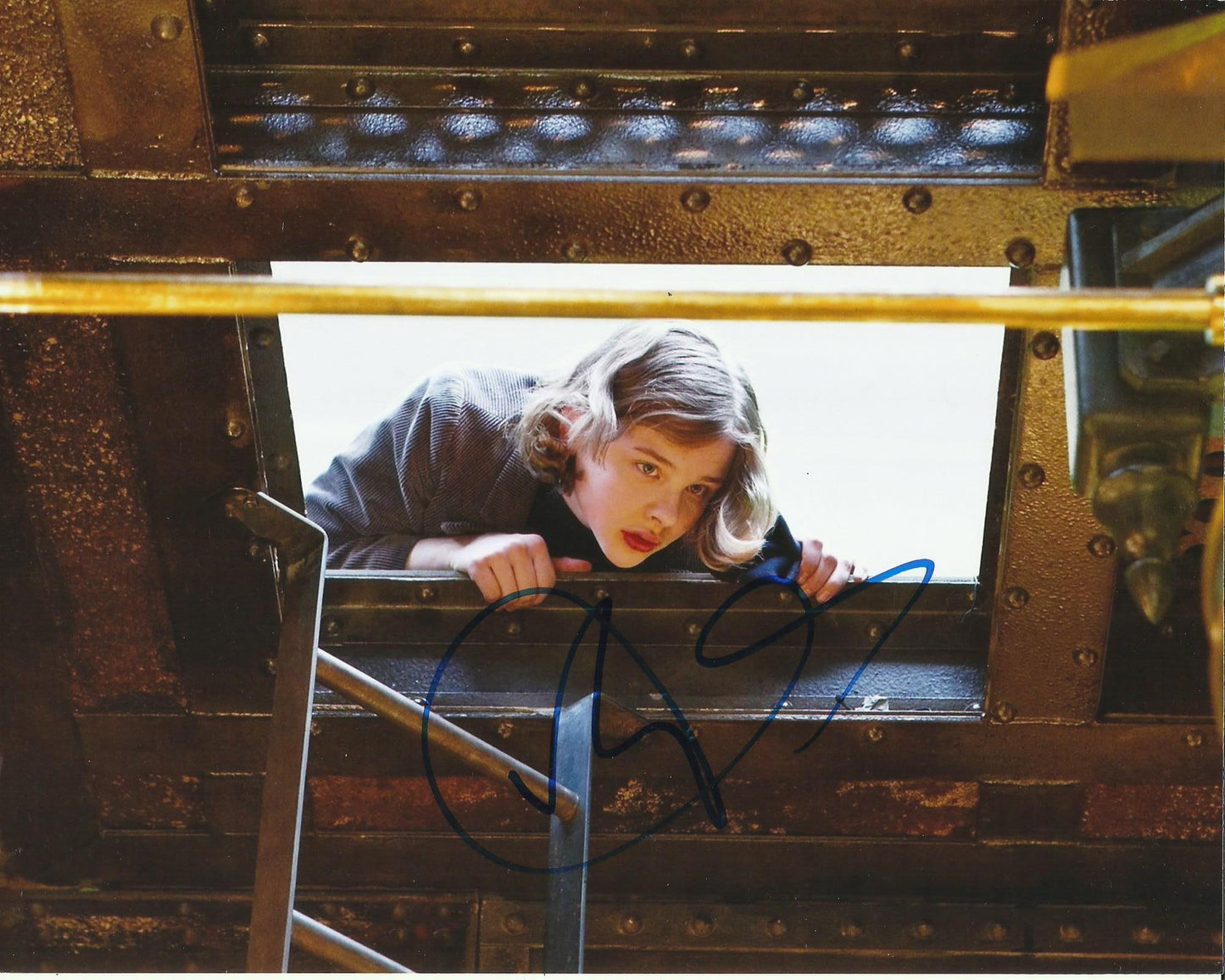 CHLOE GRACE MORETZ SIGNED HUGO 10X8 PHOTO