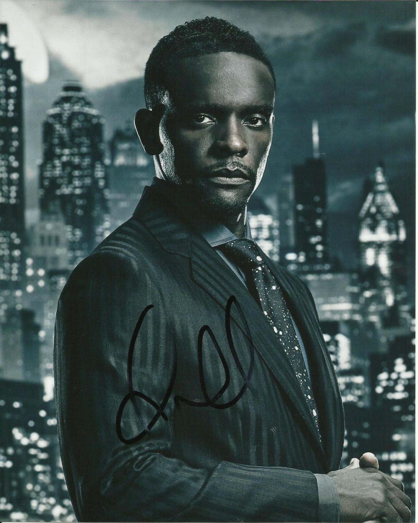 CHRIS CHALK SIGNED GOTHAM 8X10 PHOTO (2)