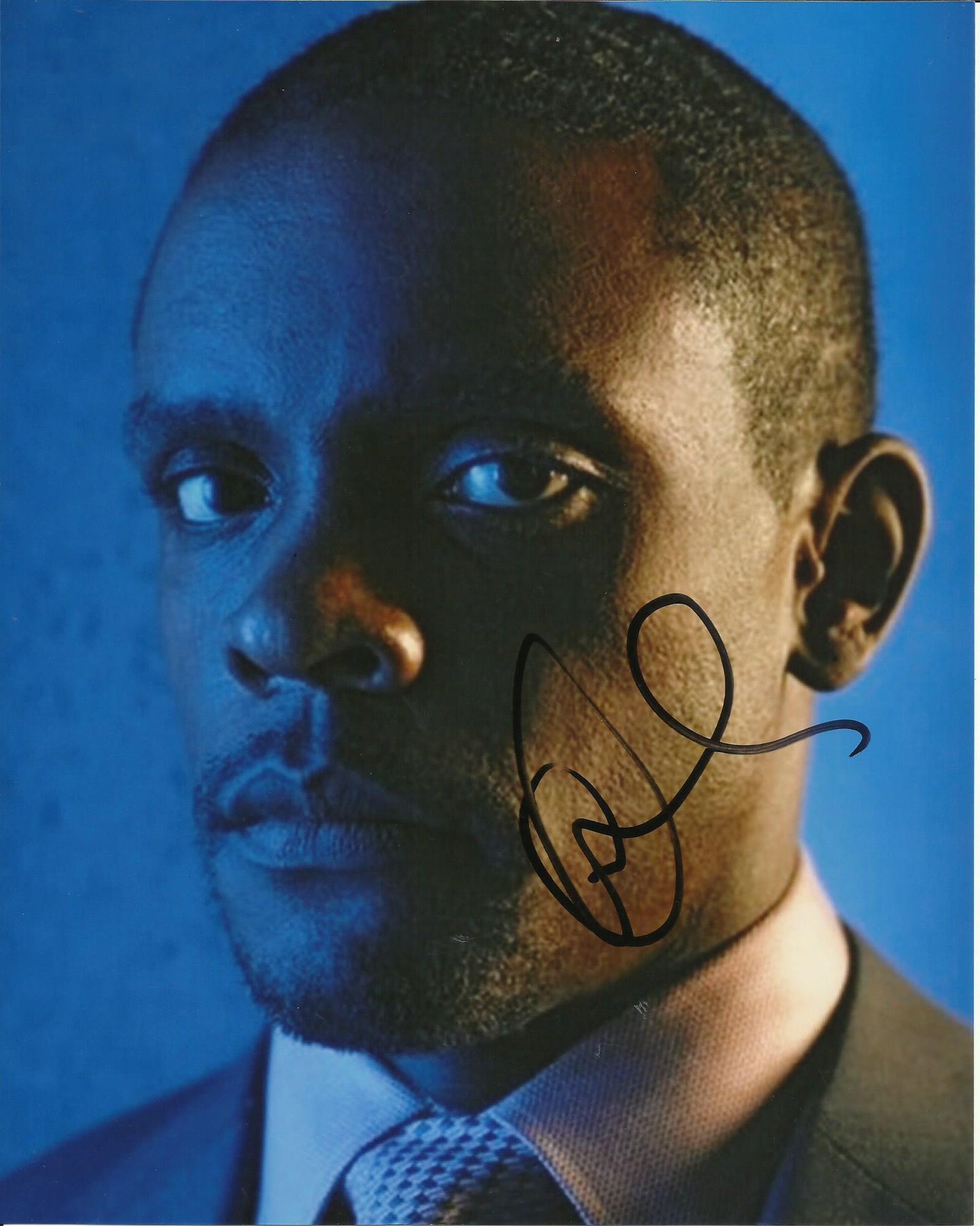 CHRIS CHALK SIGNED GOTHAM 8X10 PHOTO (3)