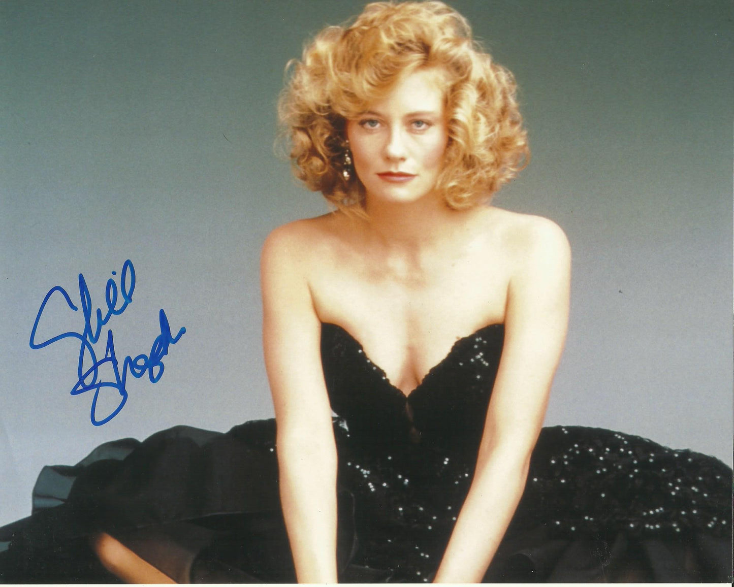 CYBIL SHPEHERD SIGNED SEXY MOONLIGHTING 10X8 PHOTO (3)