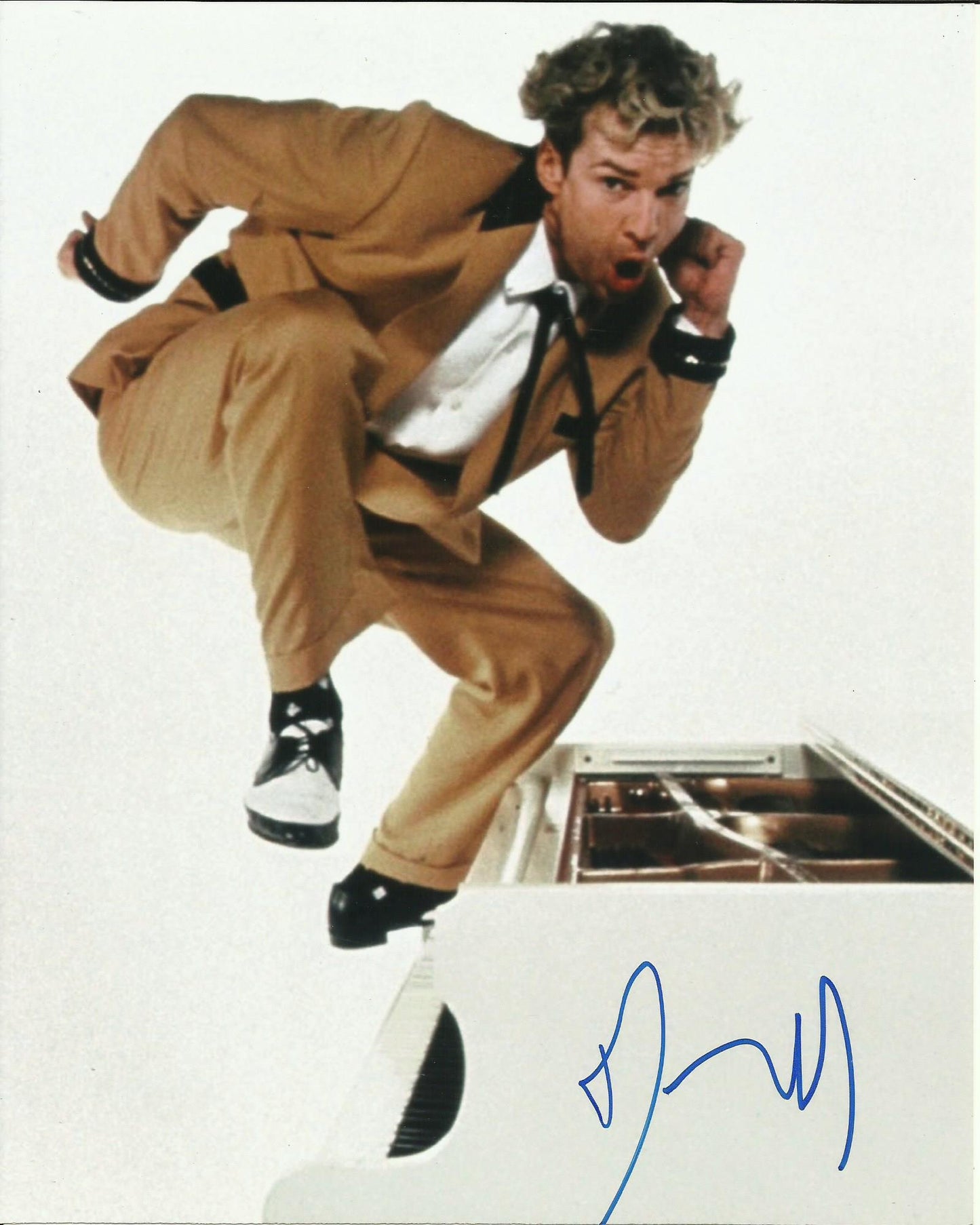 DENNIS QUAID SIGNED GREAT BALLS OF FIRE 8X10 PHOTO (2)