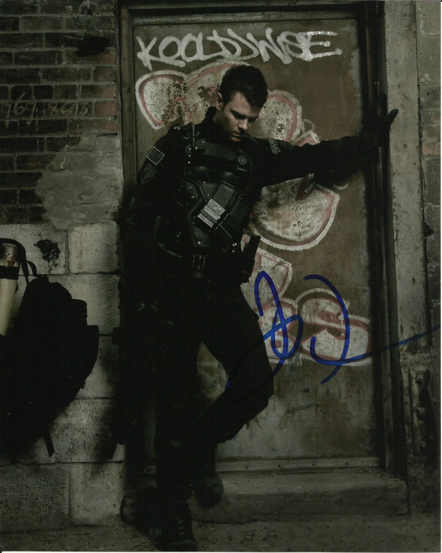 JOSH DUHAMEL SIGNED TRANSFORMERS 8X10 PHOTO (3)