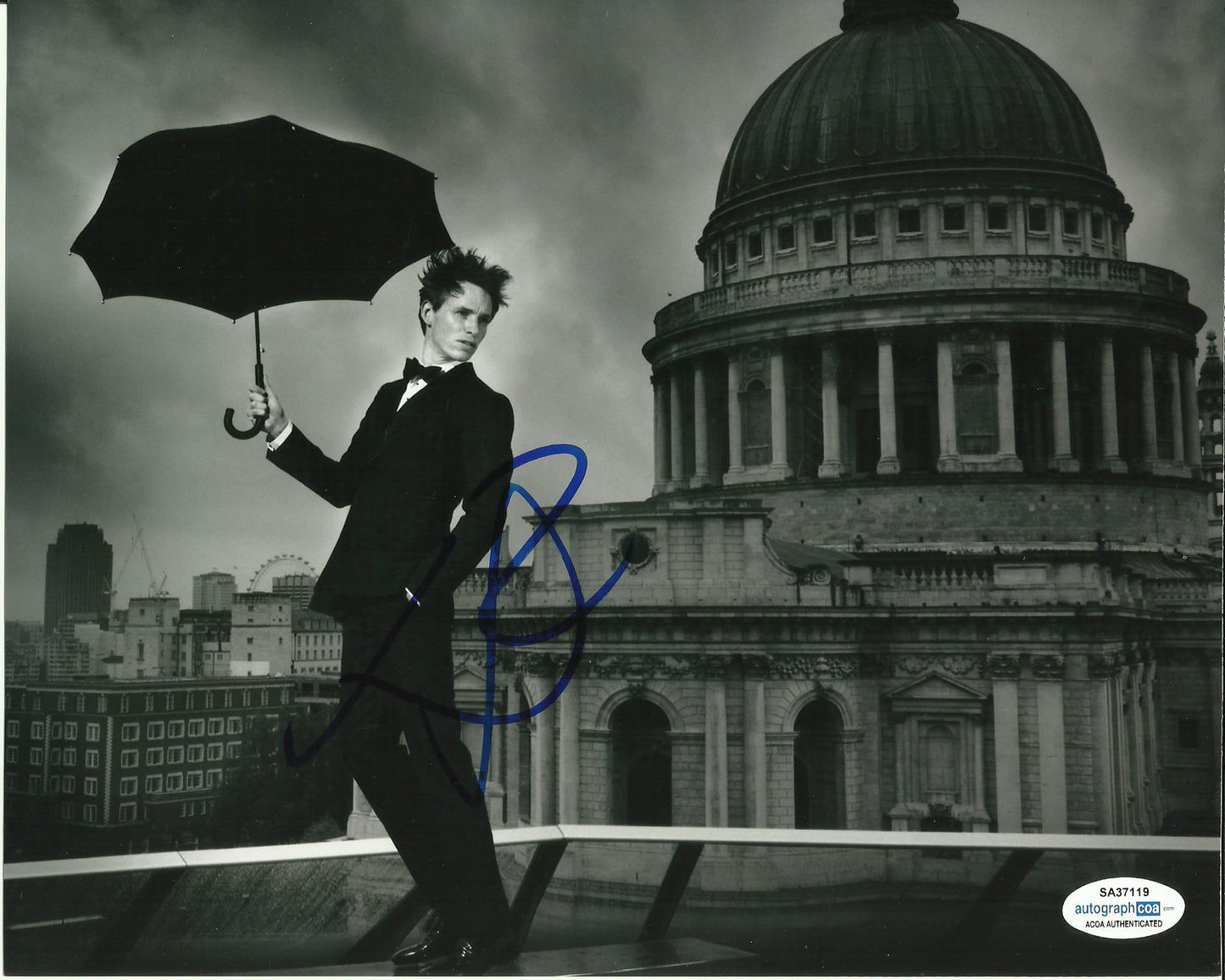 EDDIE REDMAYNE SIGNED COOL 8X10 PHOTO (1) ALSO ACOA CERTIFIED