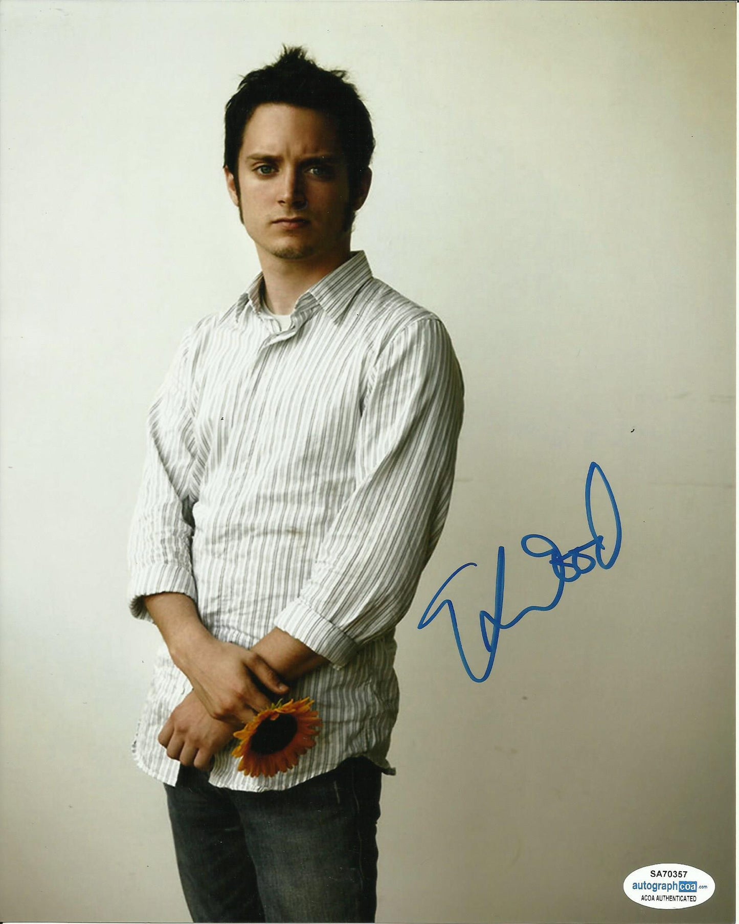 ELIJAH WOOD SIGNED COOL 8X10 PHOTO (3) ALSO ACOA CERTIFIED