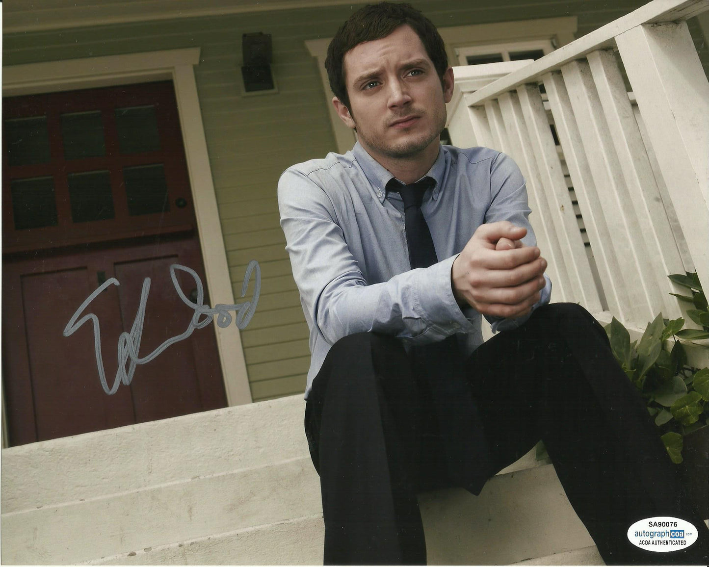 ELIJAH WOOD SIGNED COOL 8X10 PHOTO (10) ALSO ACOA CERTIFIED