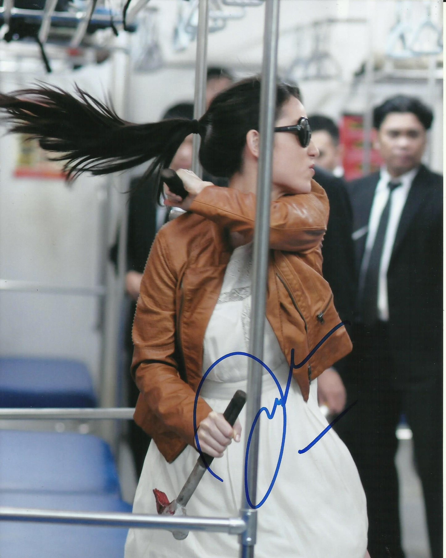 JULIE ESTELLE SIGNED THE RAID 2 10X8 PHOTO (2)