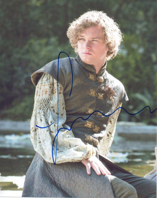 FINN JONES SIGNED GAME OF THRONES 8X10 PHOTO