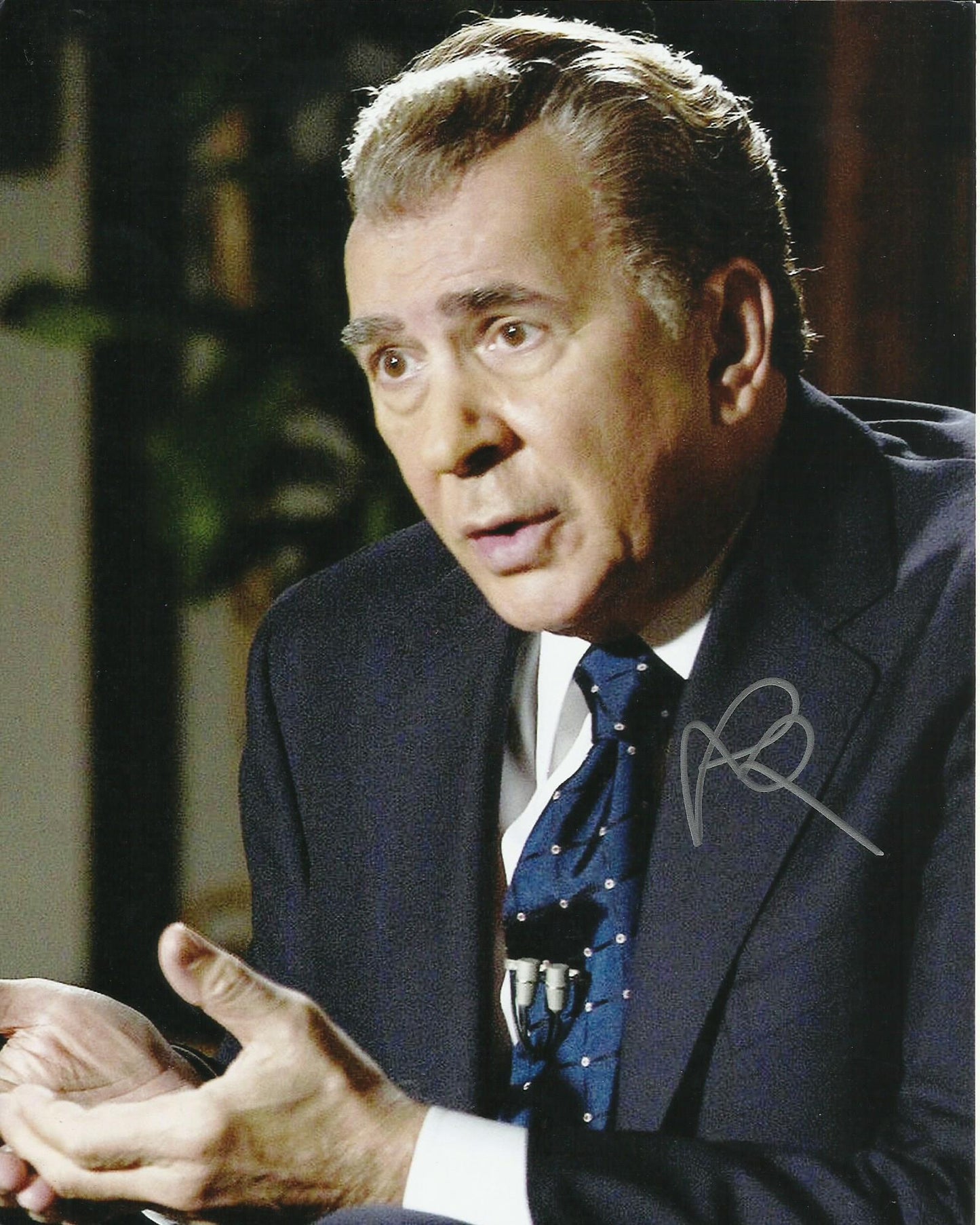 FRANK LANGELLA SIGNED FROST/NIXON 8X10 PHOTO