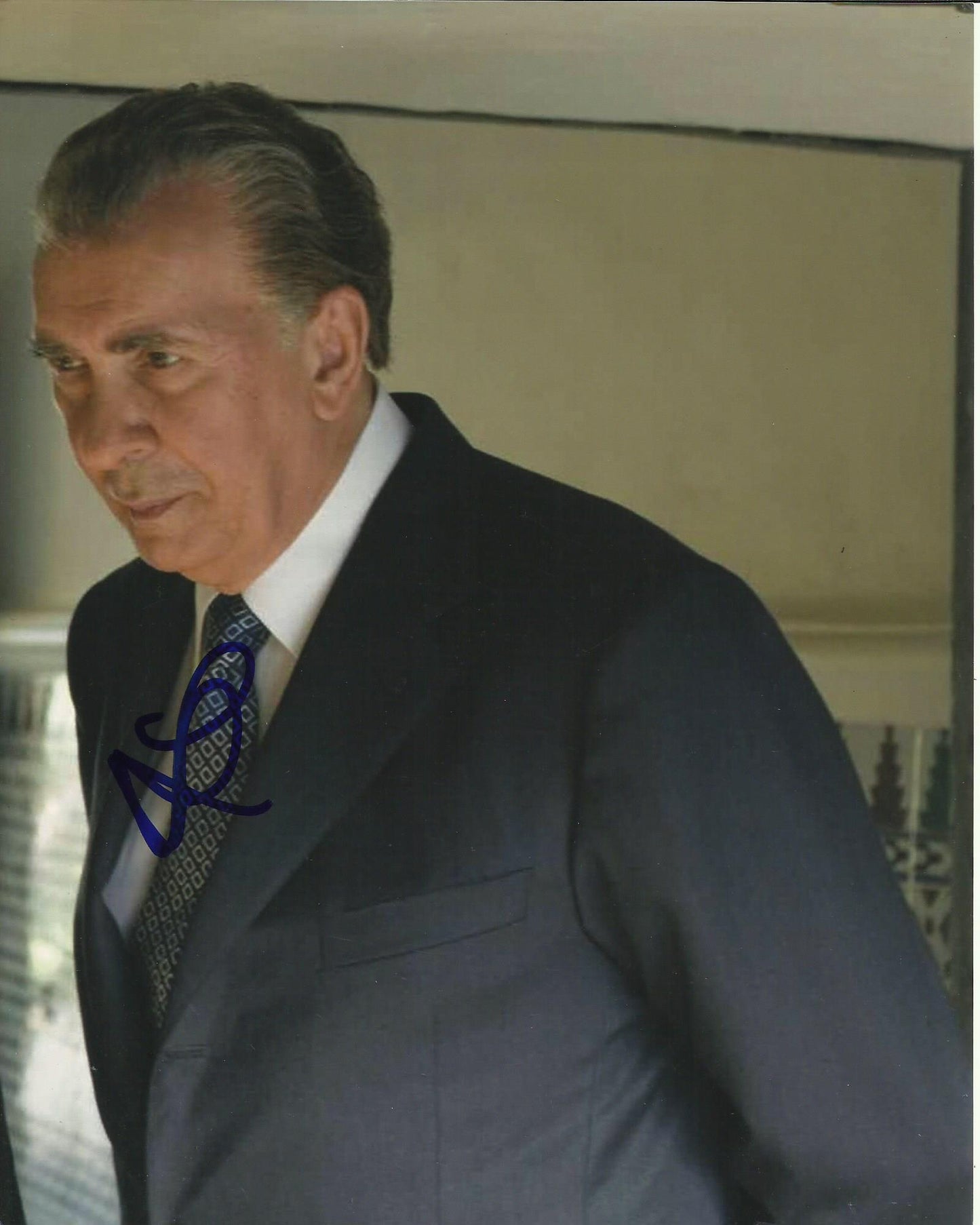FRANK LANGELLA SIGNED FROST/NIXON 8X10 PHOTO (2)