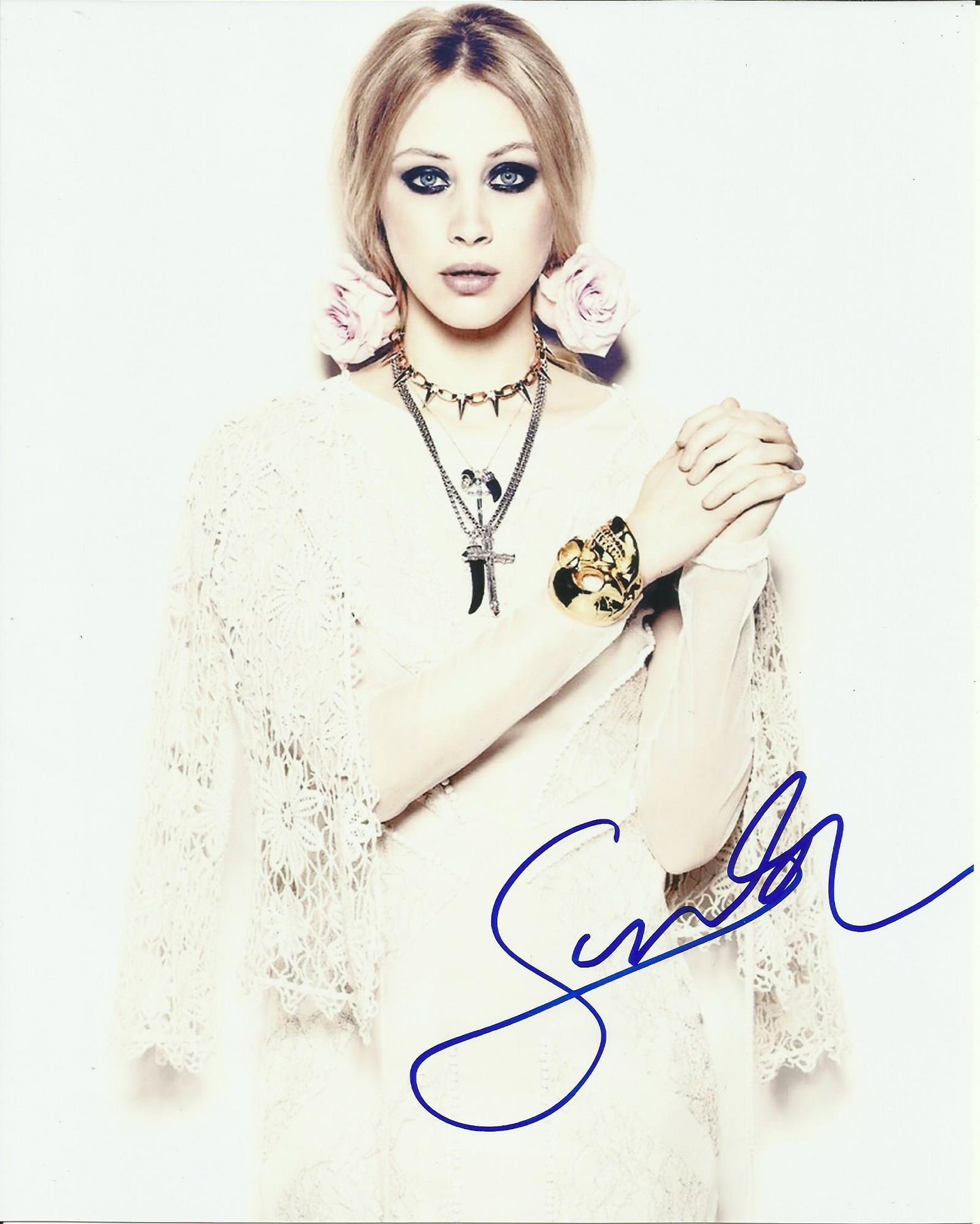 SARAH GADON SIGNED SEXY 10X8 PHOTO (1)