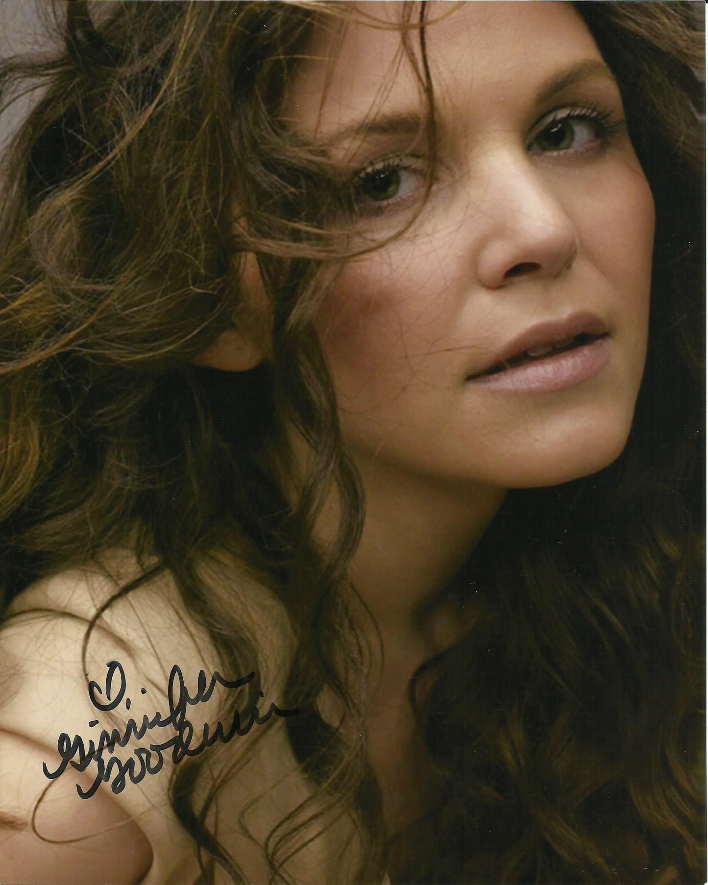 GINNIFER GOODWIN SIGNED SEXY 10X8 PHOTO (1)