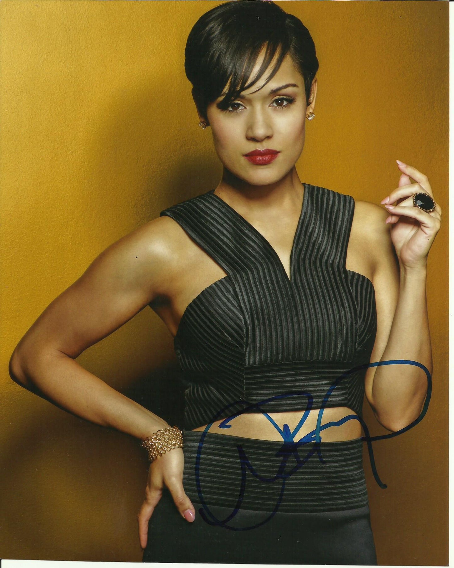 GRACE BYERS SIGNED SEXY 10X8 PHOTO (1)