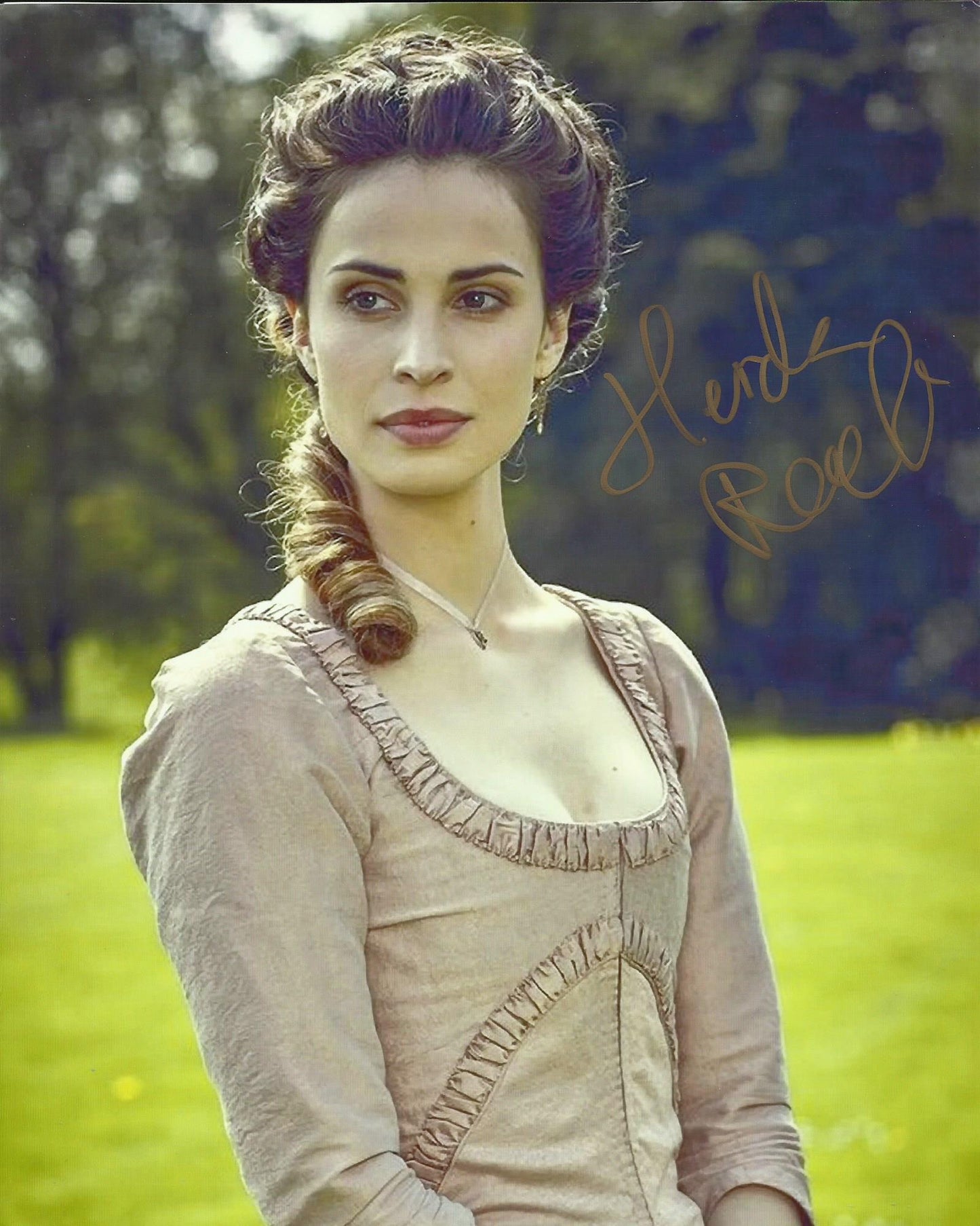 HEIDA REED SIGNED POLDARK 10X8 PHOTO (1)