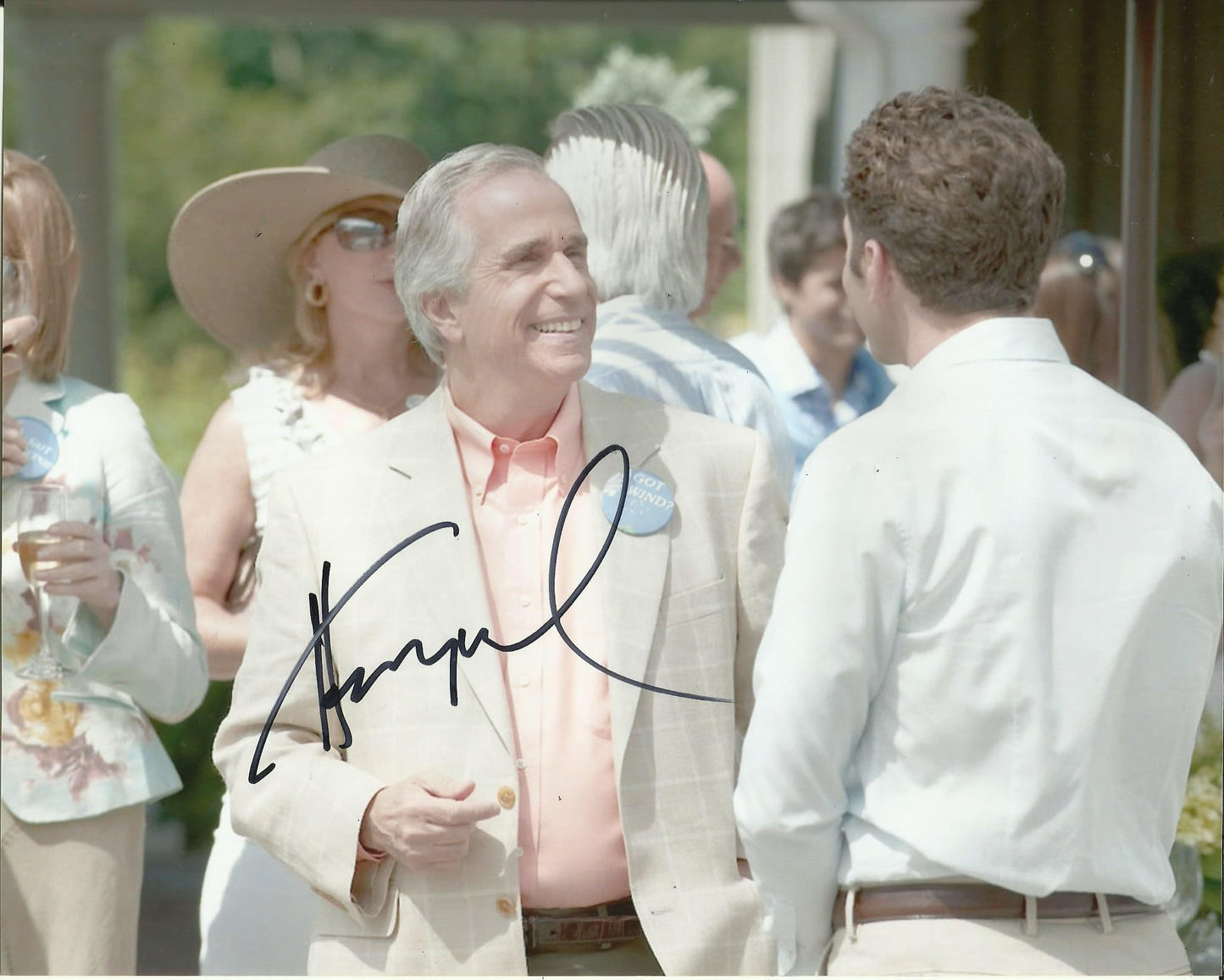 HENRY WINKLER SIGNED 8X10 PHOTO (1)