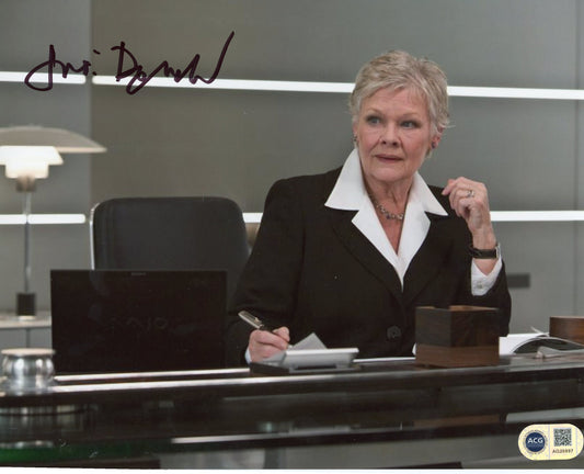 JUDI DENCH SIGNED BOND 10X8 PHOTO (8) ALSO ACG CERT AUTHENTICATION