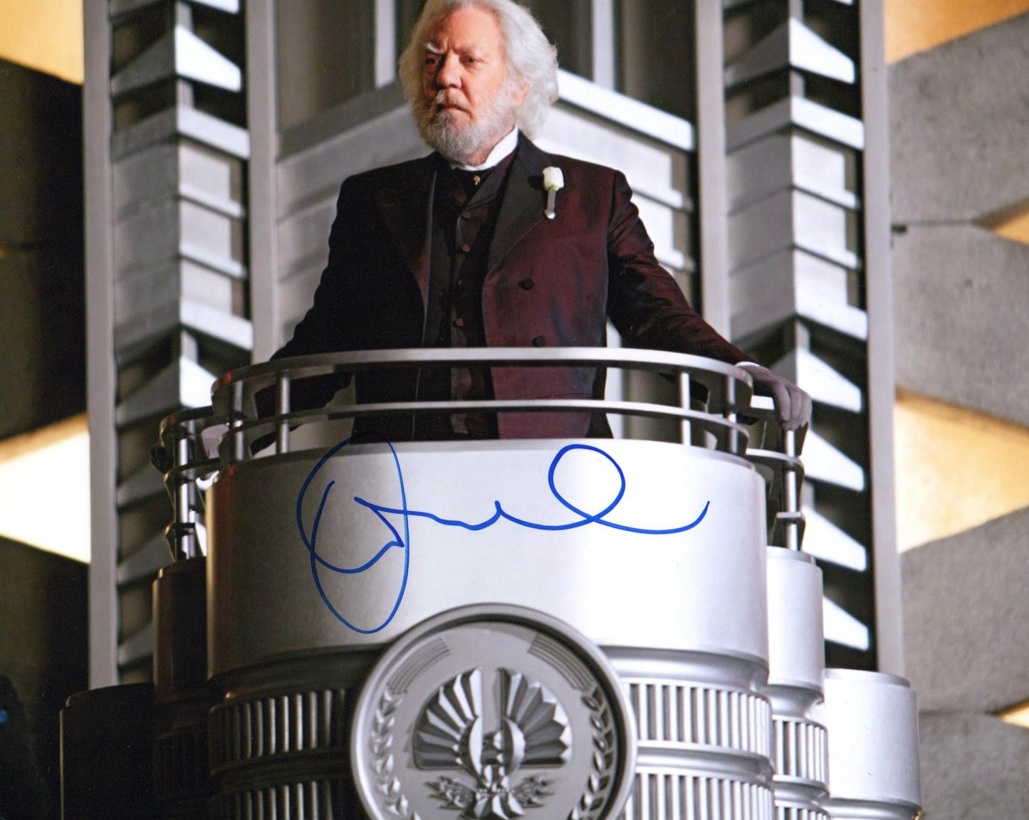 DONALD SUTHERLAND SIGNED THE HUNGER GAMES 8X10 PHOTO (3)