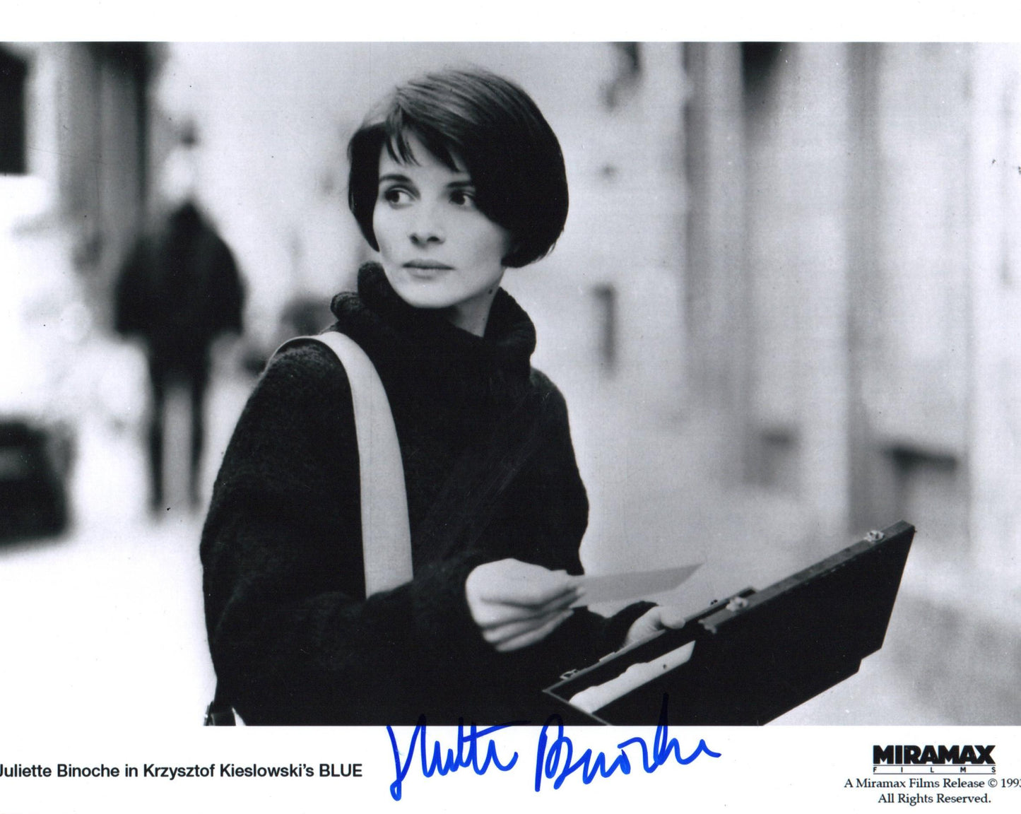 JULIETTE BINOCHE SIGNED THREE COLOURS BLUE 10X8 PHOTO
