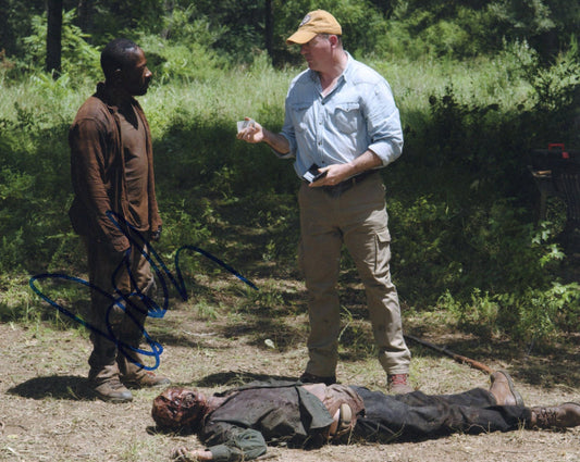 JOHN CARROLL LYNCH SIGNED THE WALKING DEAD 8X10 PHOTO (2)
